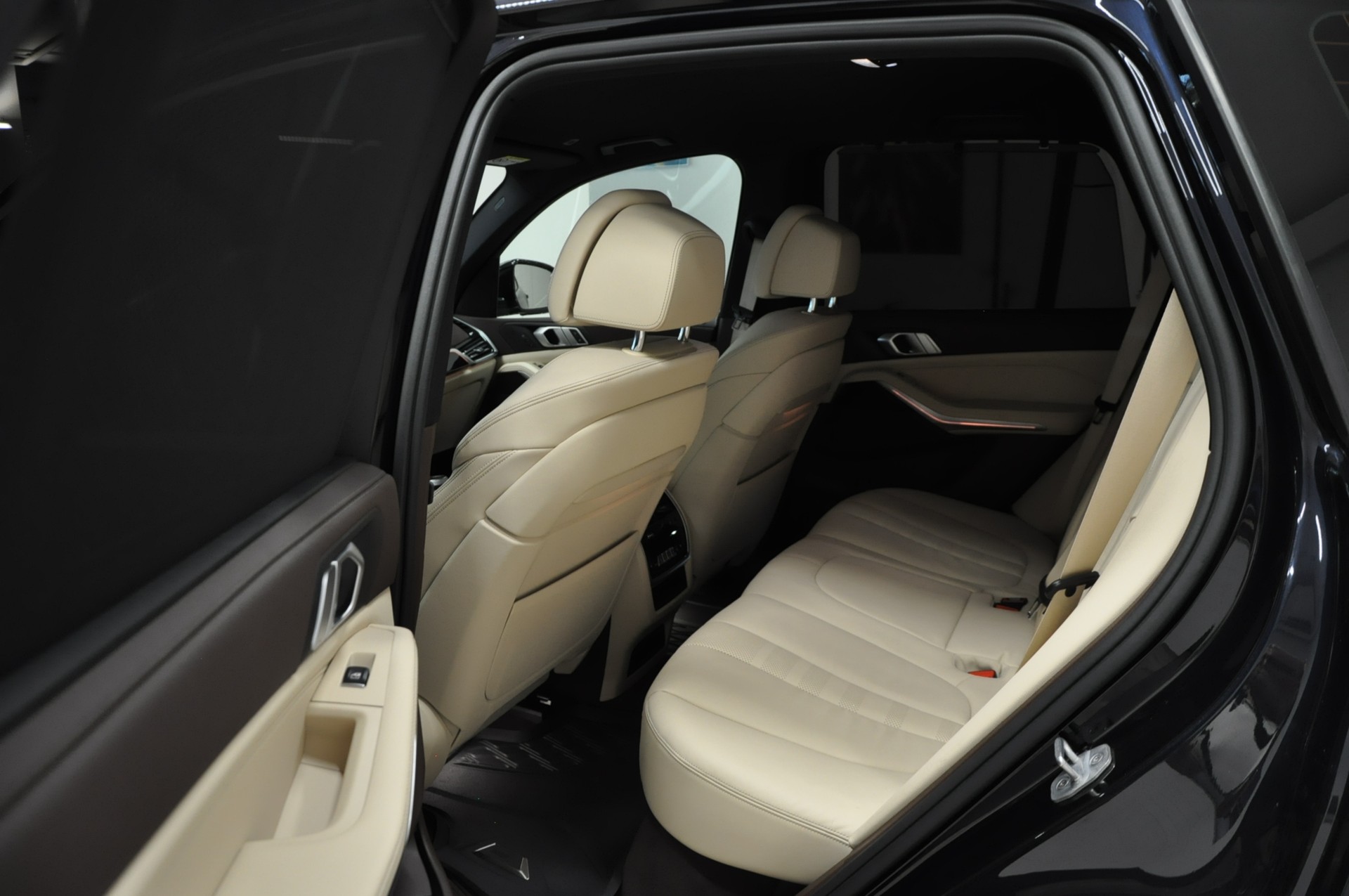 BMW X5 xDrive M50d Steptronic-image-15