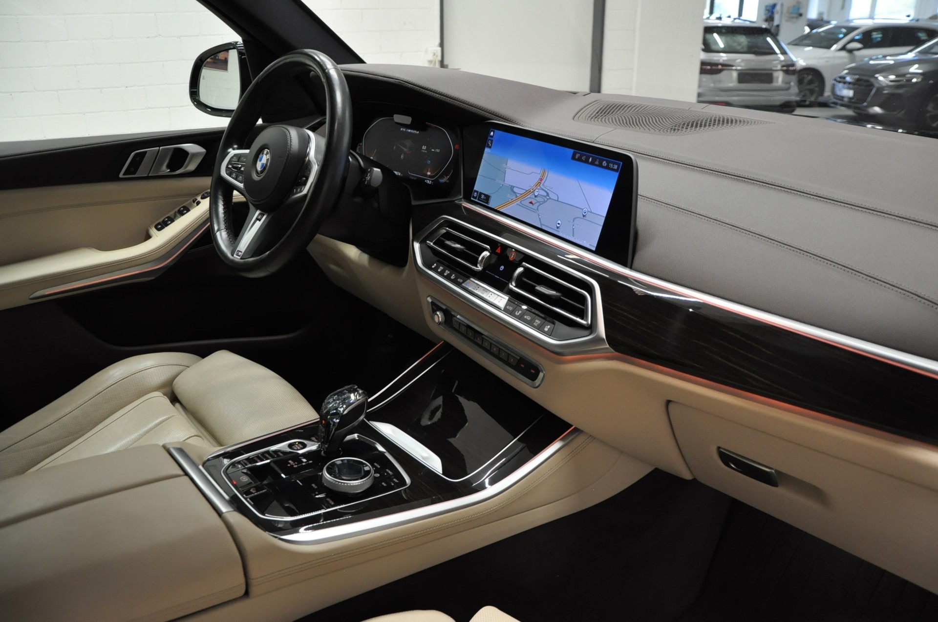 BMW X5 xDrive M50d Steptronic-image-11