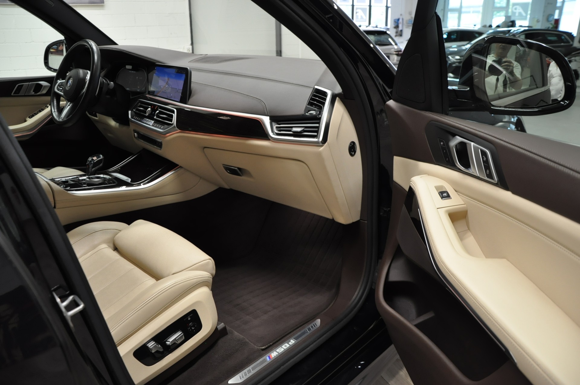 BMW X5 xDrive M50d Steptronic-image-12