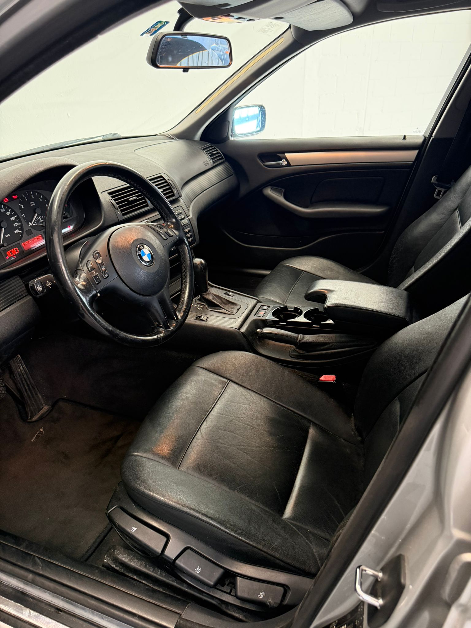 BMW 325i ***CH-Fahrzeug*** mit Sitzheizung-image-10