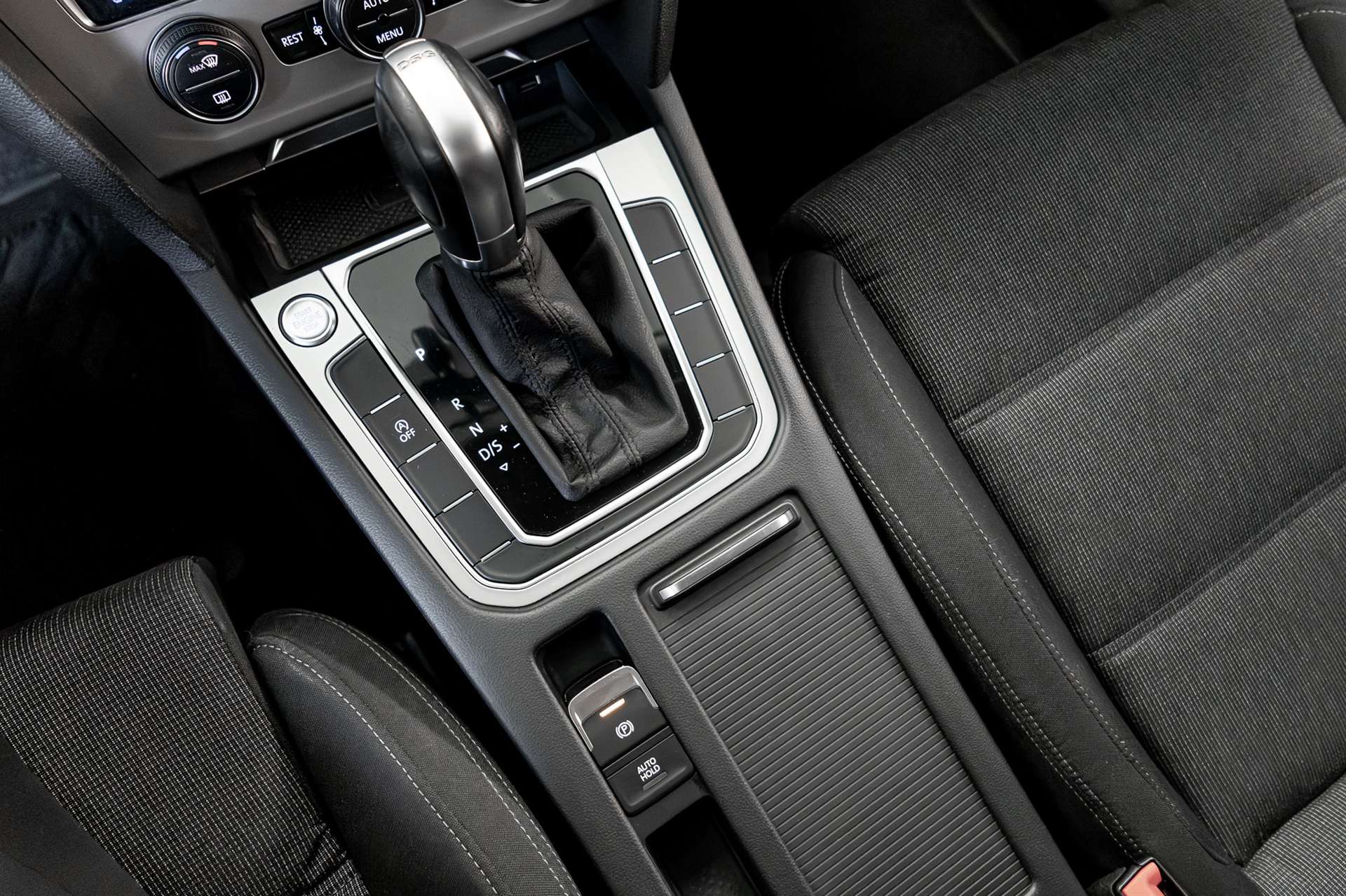 VW Passat Variant 2.0 TDI BMT Comfortline DSG-image-19