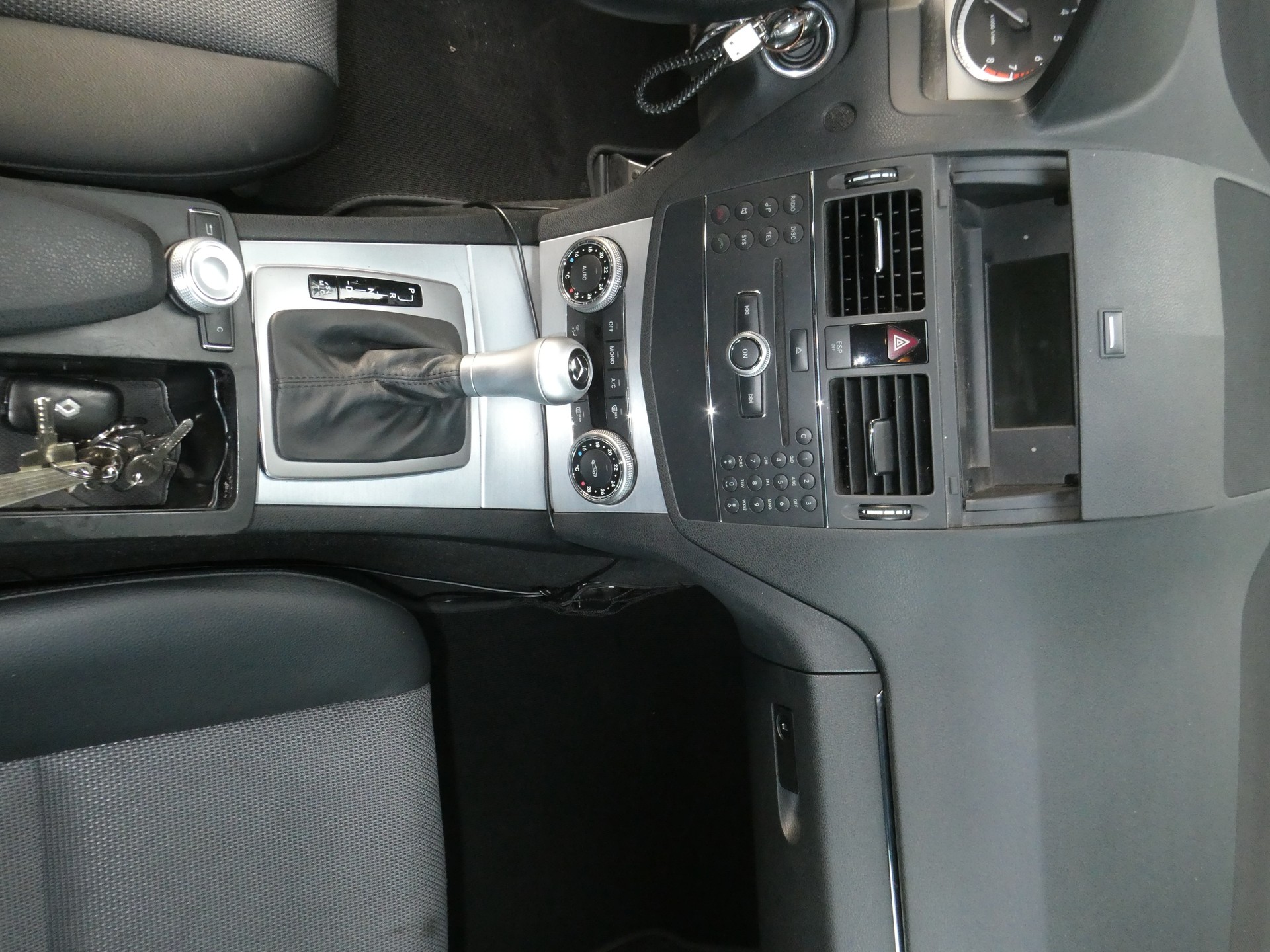 MERCEDES-BENZ C 180 Kompressor Elégance Automatic-image-12