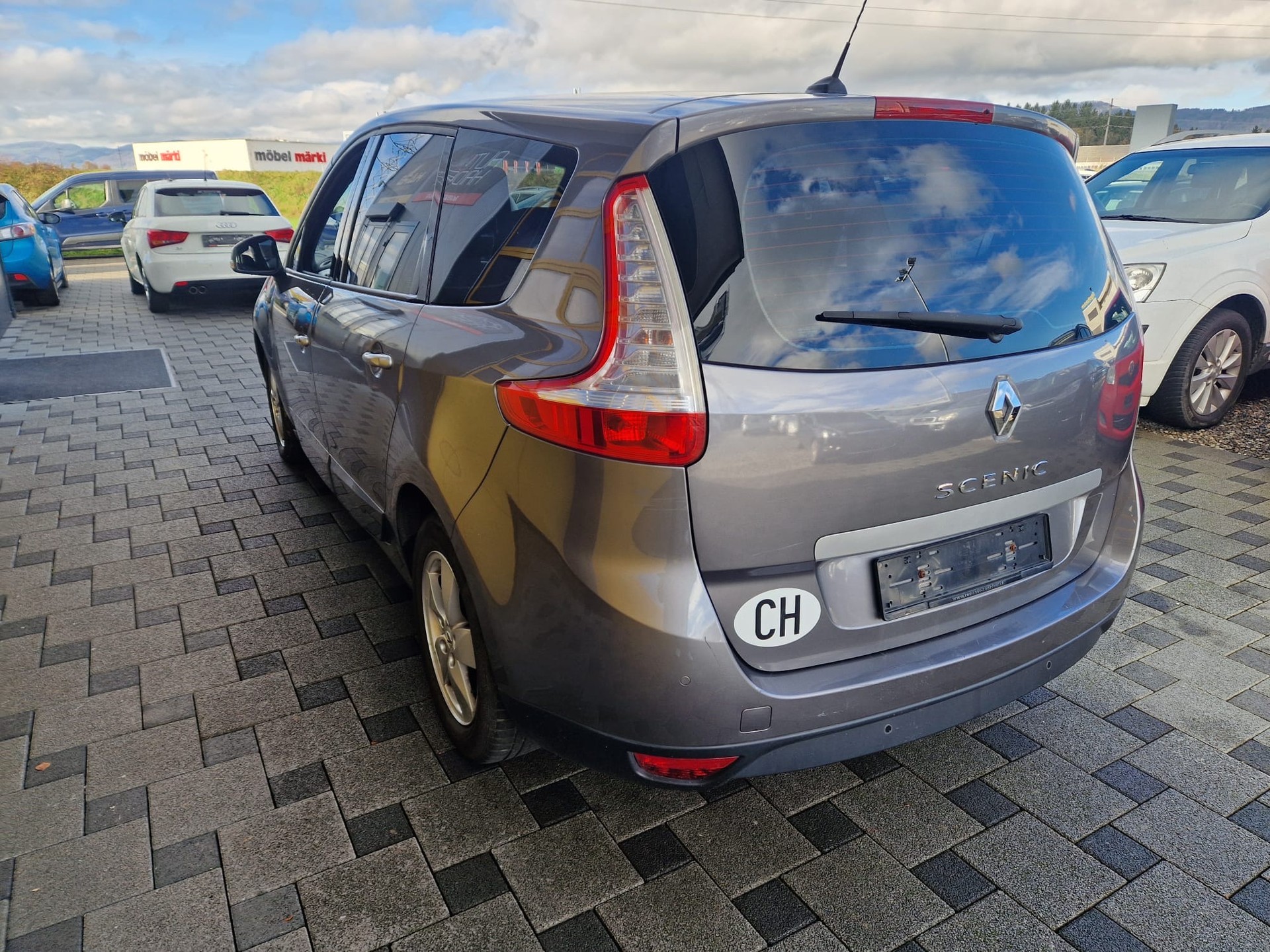 RENAULT Grand Scénic 2.0 16V Dynamique X-Tronic CVT-image-3
