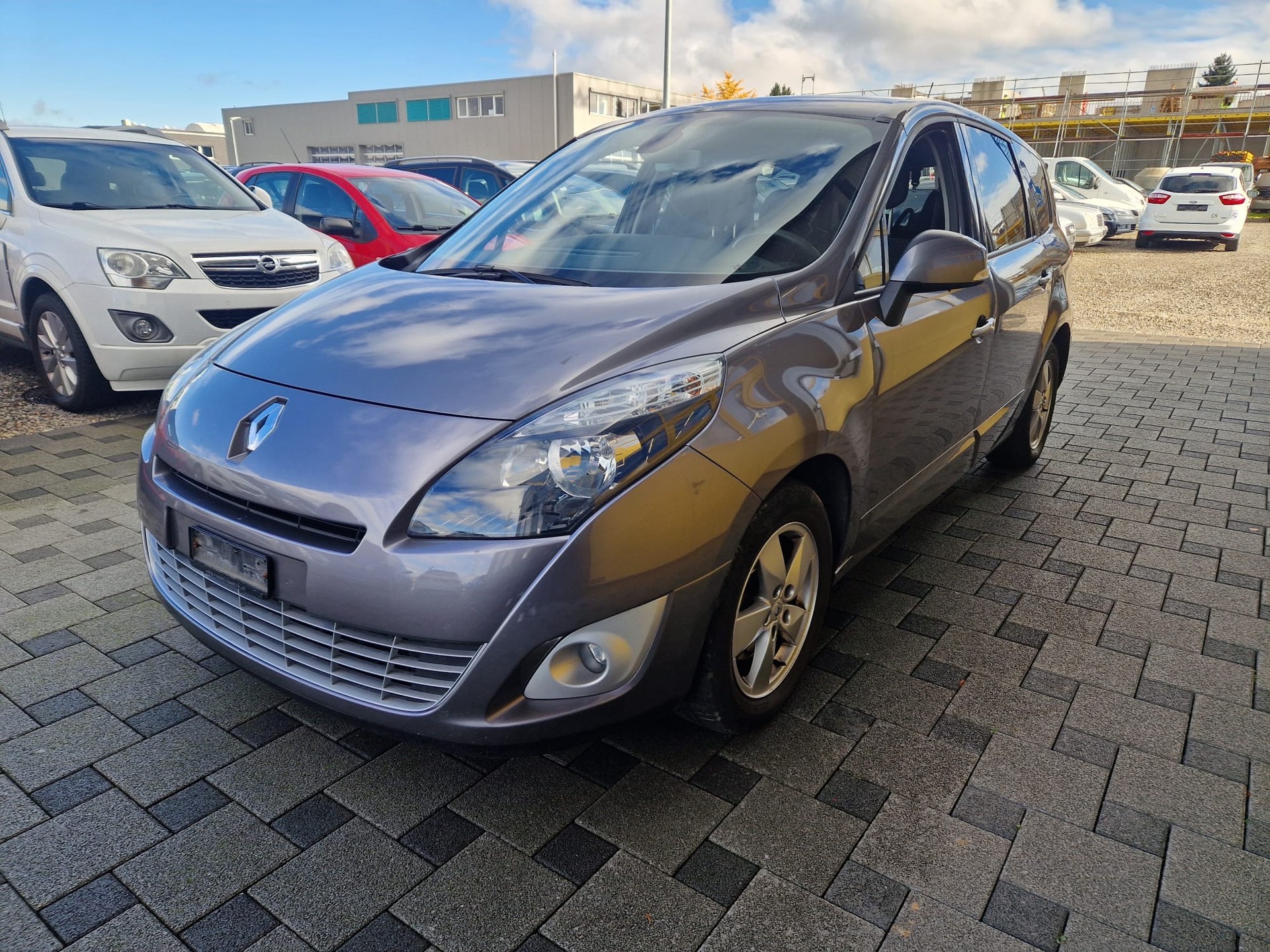 RENAULT Grand Scénic 2.0 16V Dynamique X-Tronic CVT-image-2