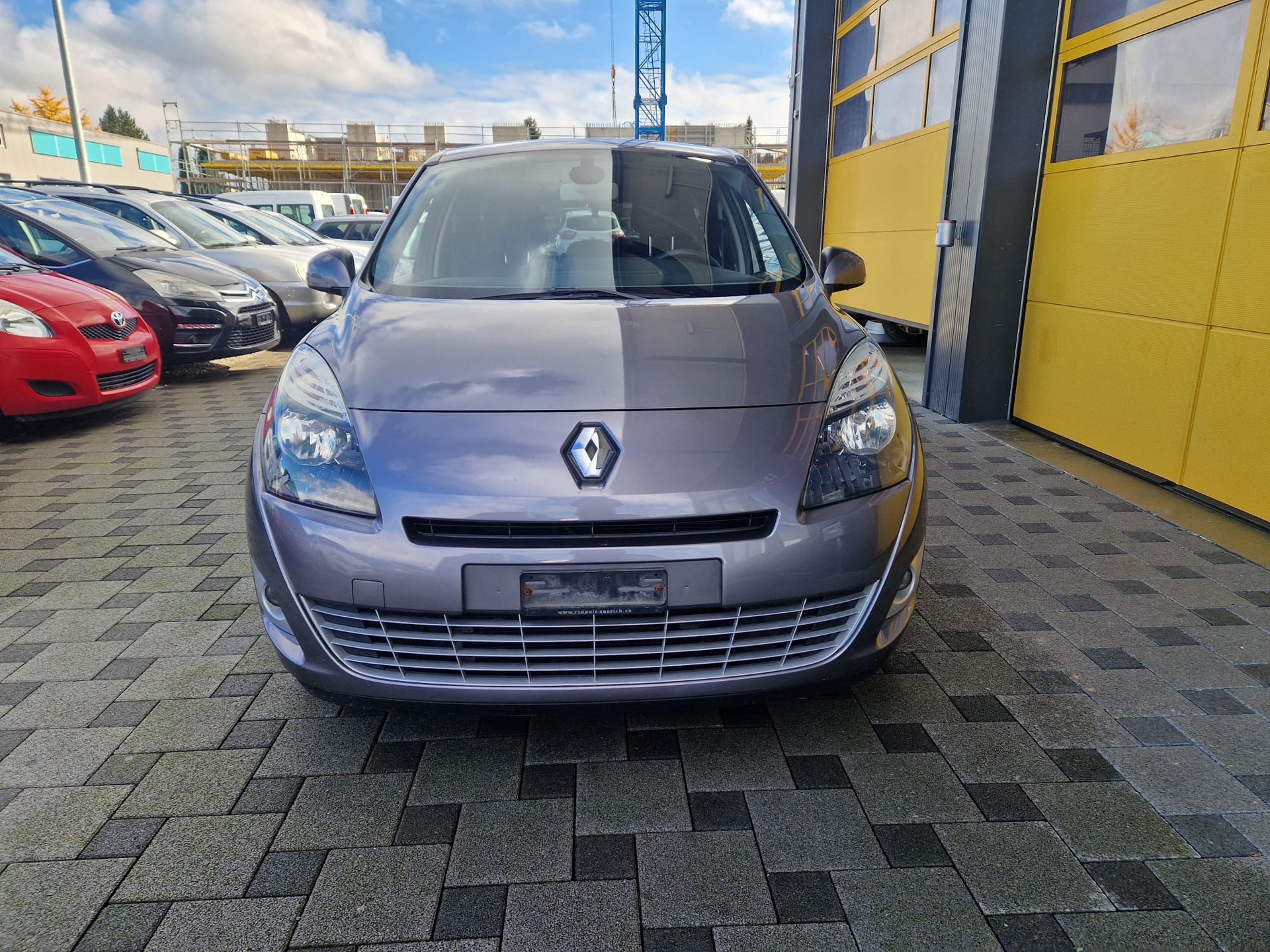 RENAULT Grand Scénic 2.0 16V Dynamique X-Tronic CVT-image-1