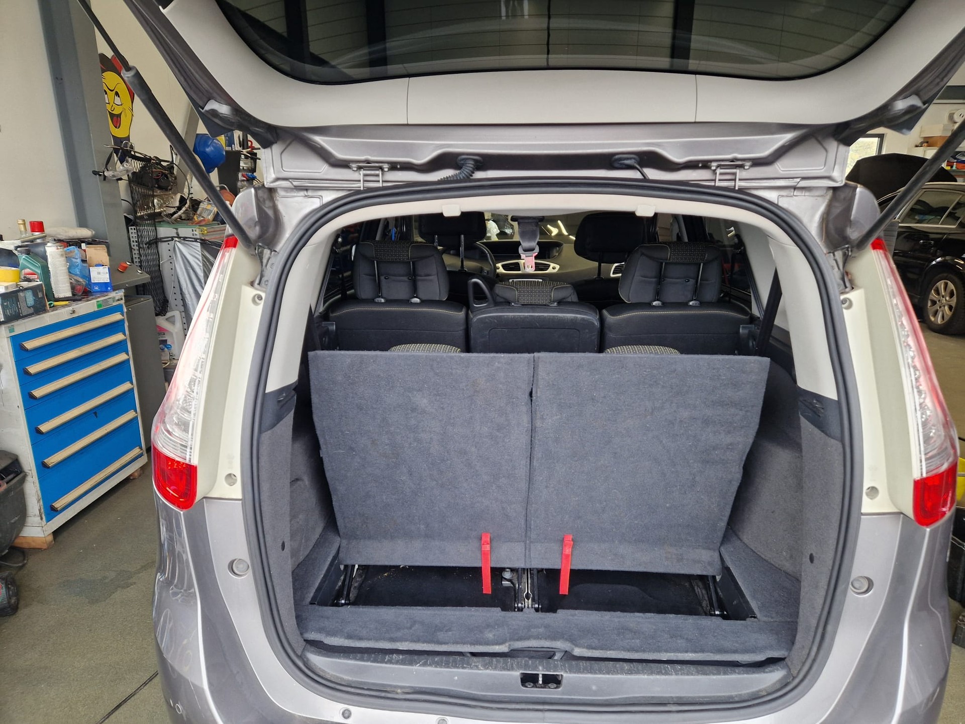 RENAULT Grand Scénic 2.0 16V Dynamique X-Tronic CVT-image-10