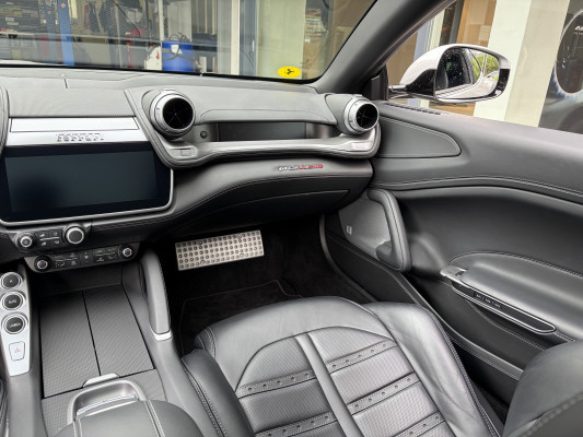 FERRARI GTC 4 Lusso-image-11
