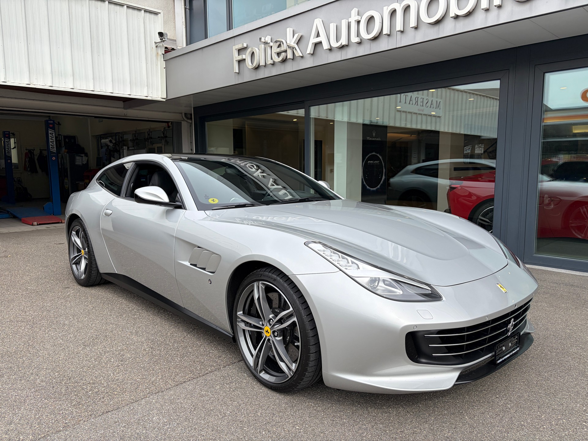 FERRARI GTC 4 Lusso-image-2