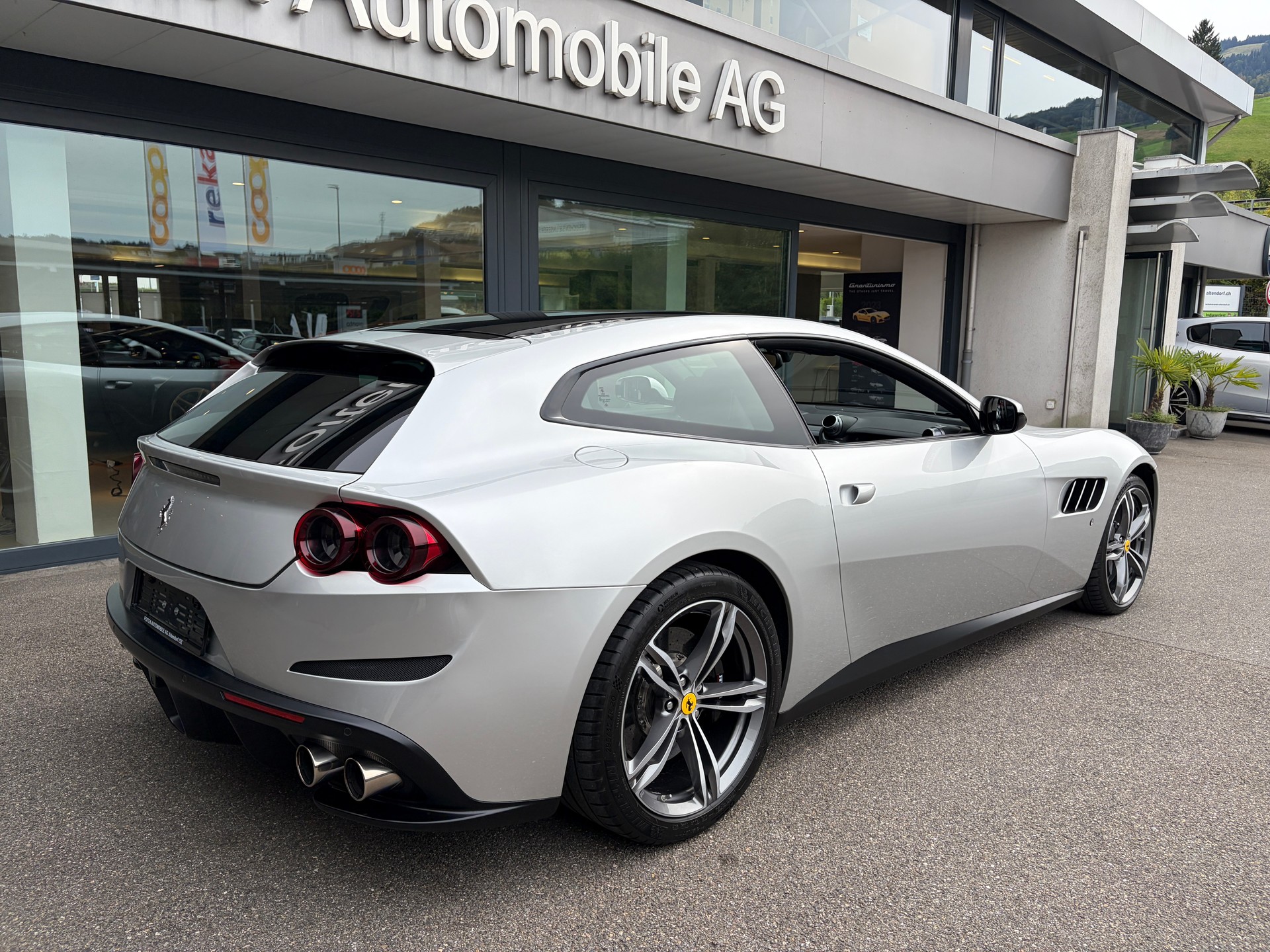 FERRARI GTC 4 Lusso-image-3