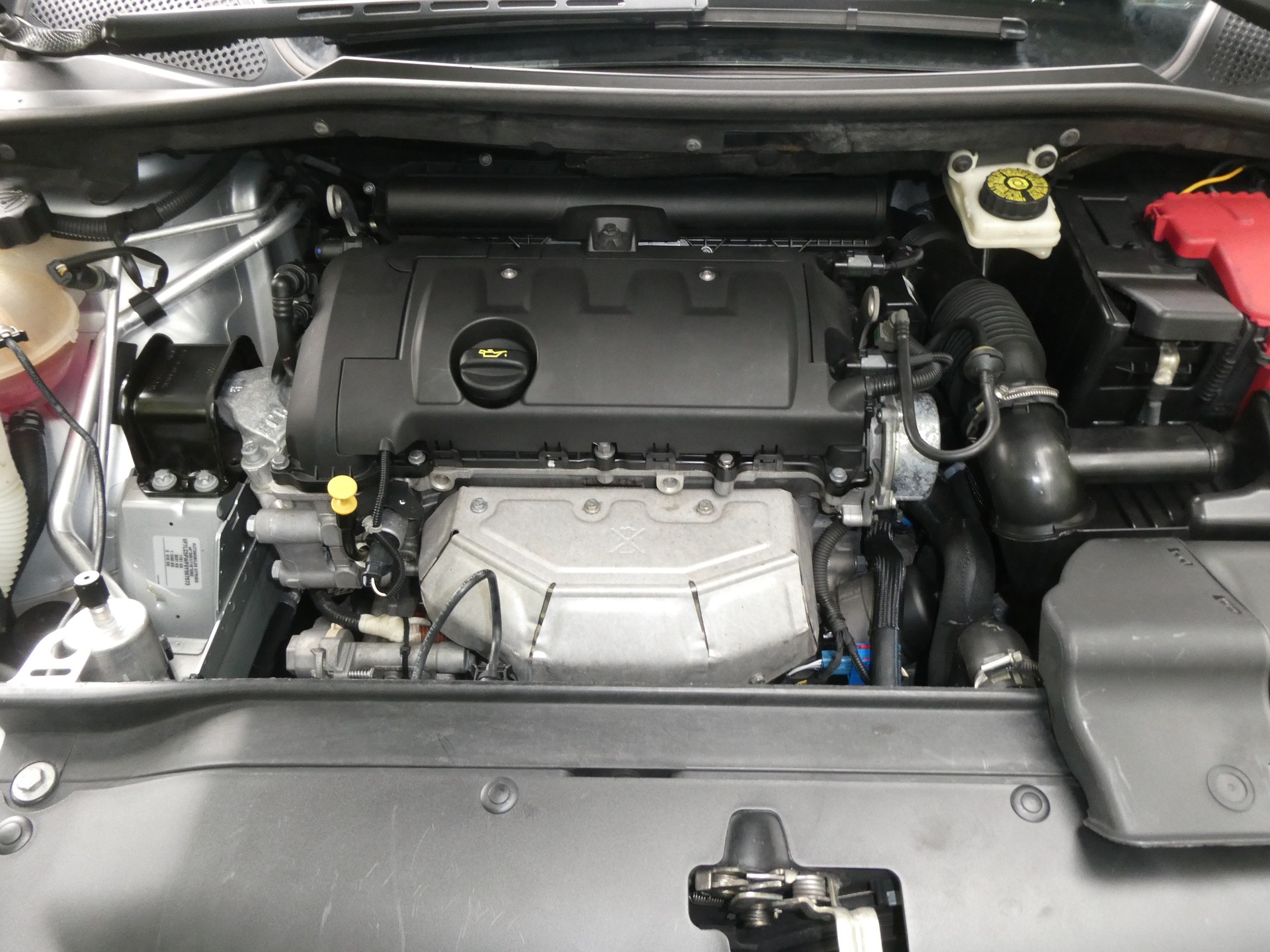 CITROEN C4 Berline 1.6i 16V VTR (Pack) Automatic-image-13