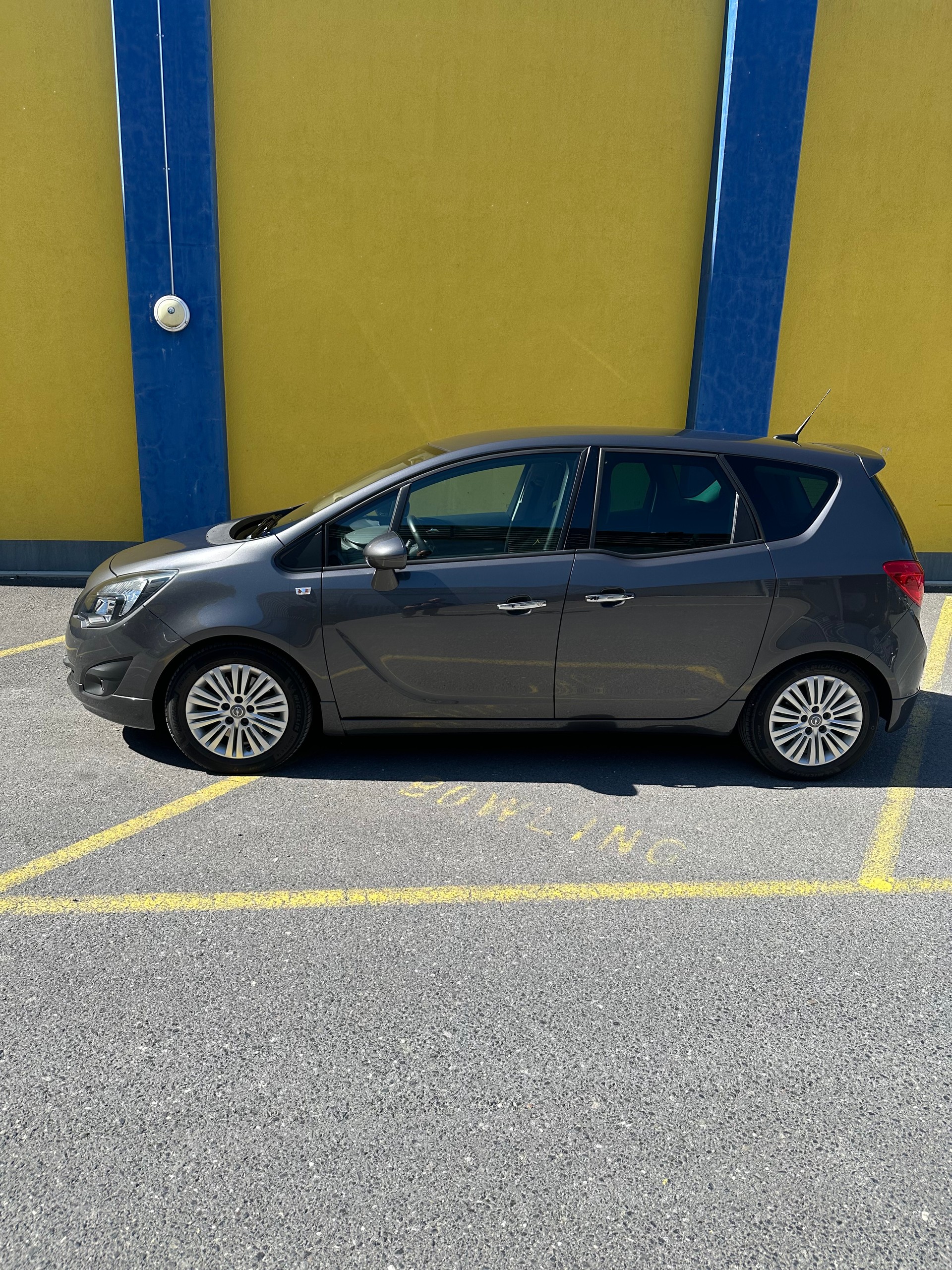 OPEL Meriva 1.4 Turbo Cosmo-image-1