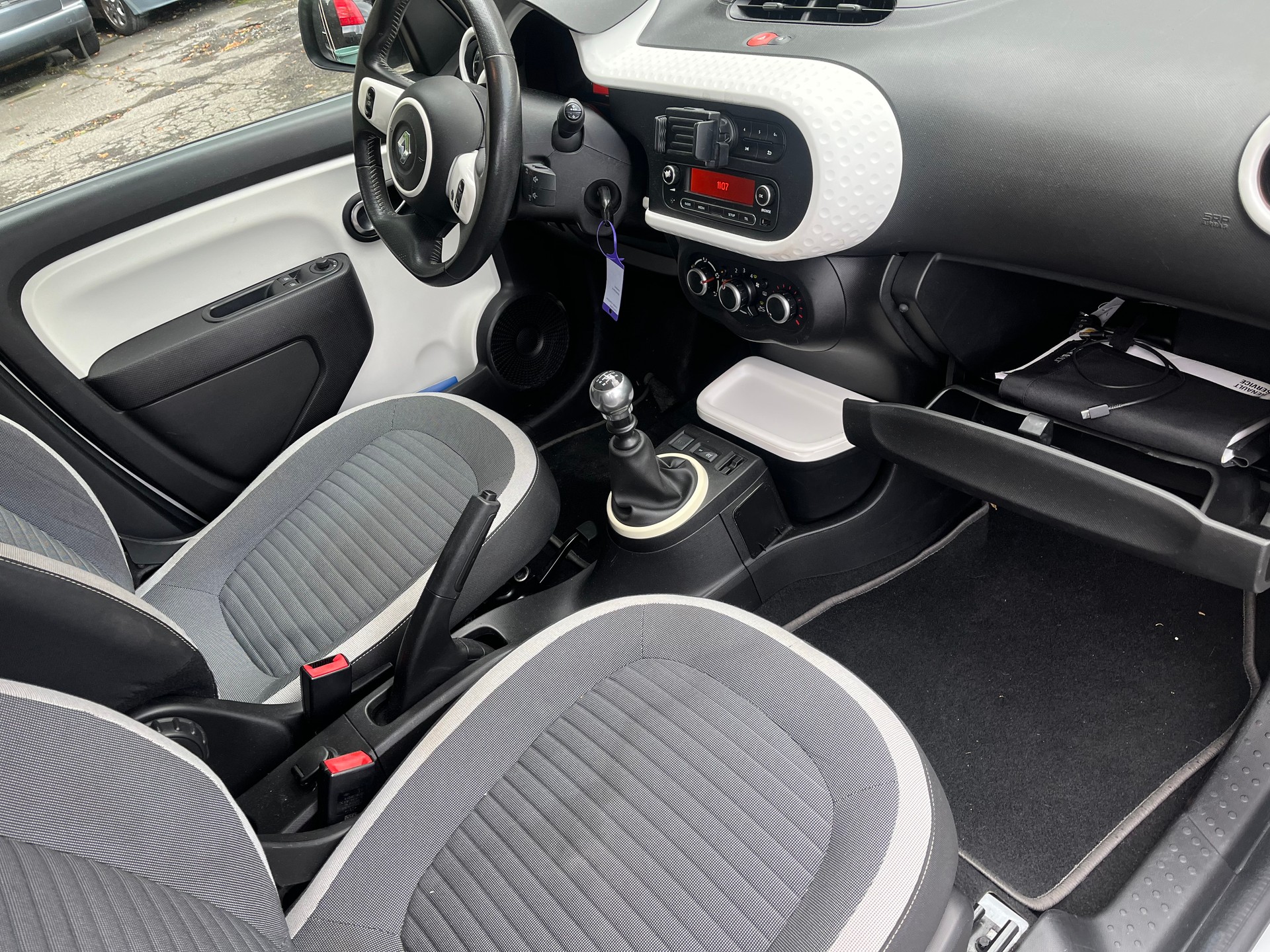 RENAULT Twingo 0.9 Intens-image-11