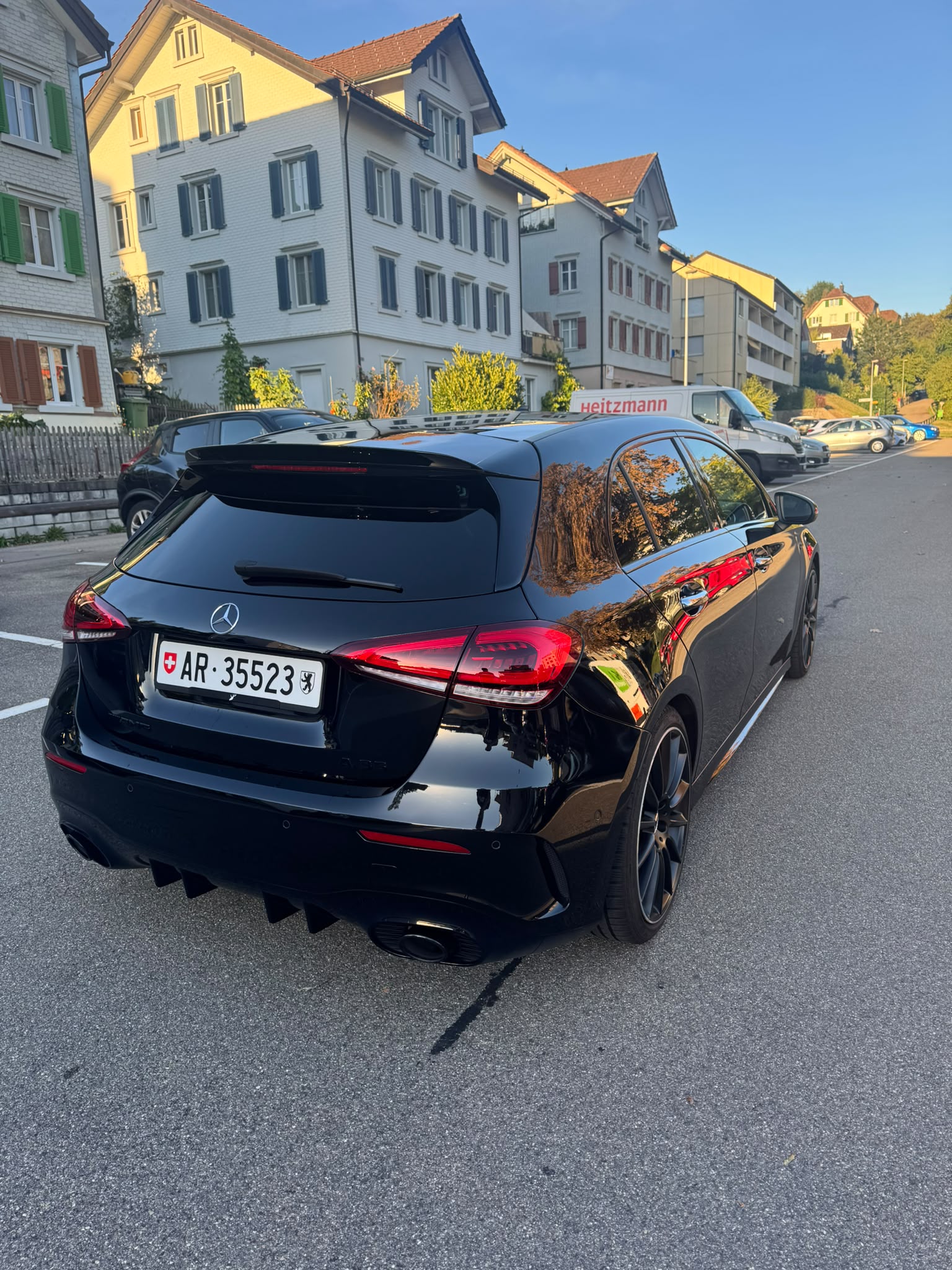 MERCEDES-BENZ A 35 AMG 4matic-image-2