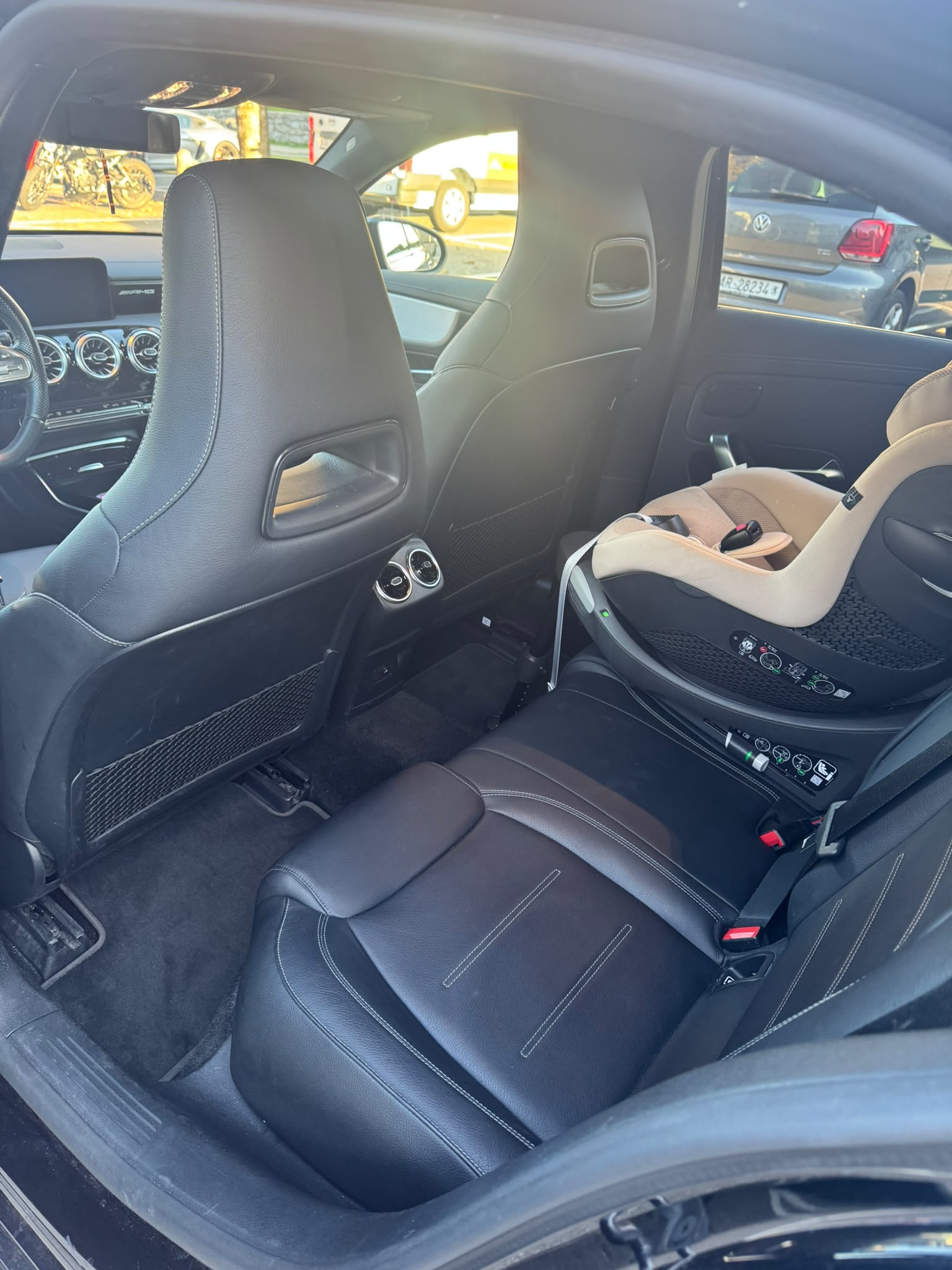 MERCEDES-BENZ A 35 AMG 4matic-image-4
