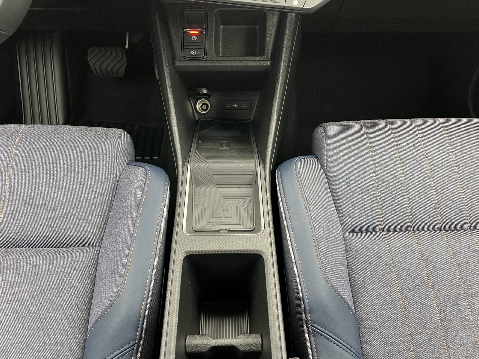 RENAULT R4 E-Tech Comfort Range plein sud techno-image-13