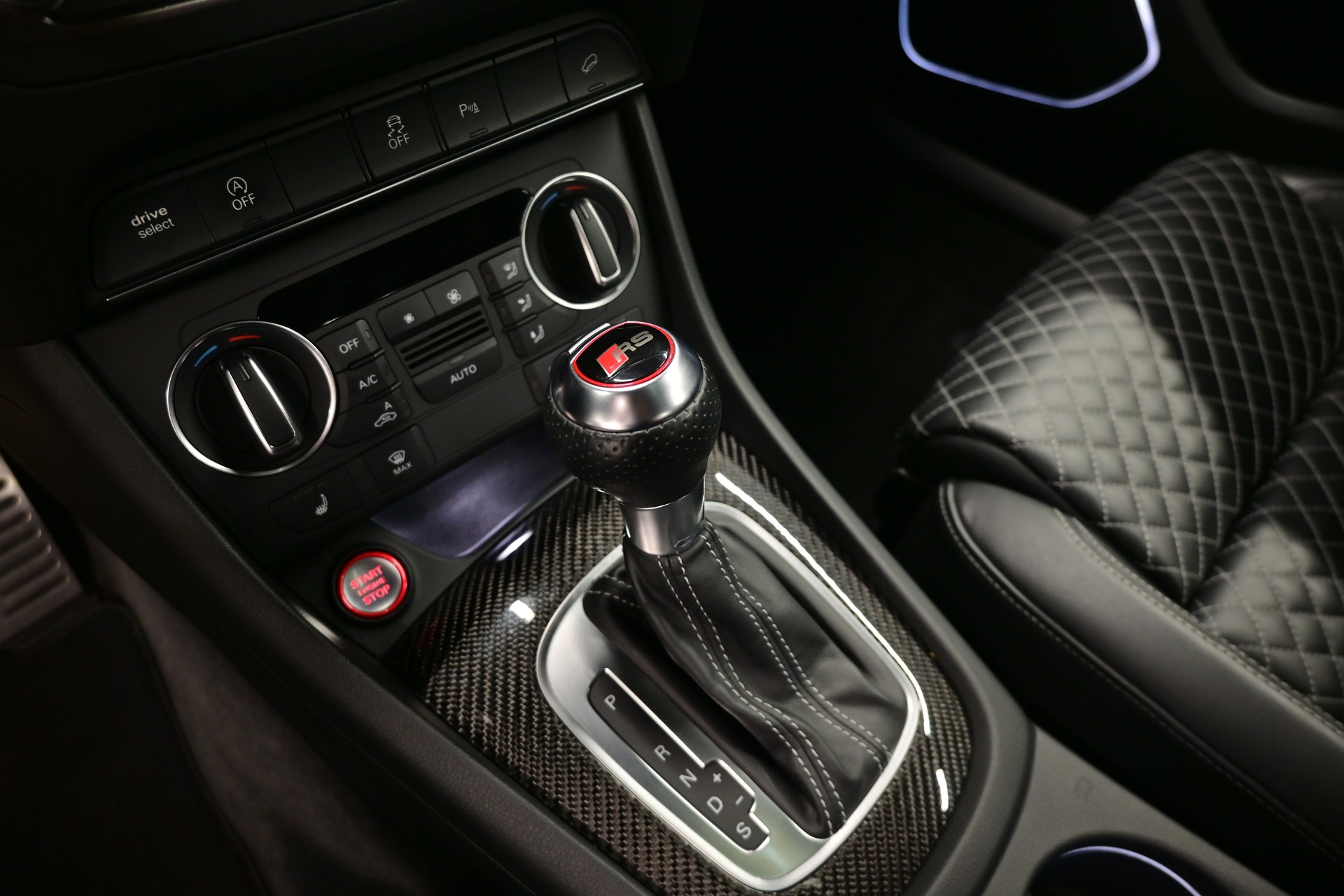 AUDI RS Q3 2.5 TFSI performance quattro S-tronic-image-9