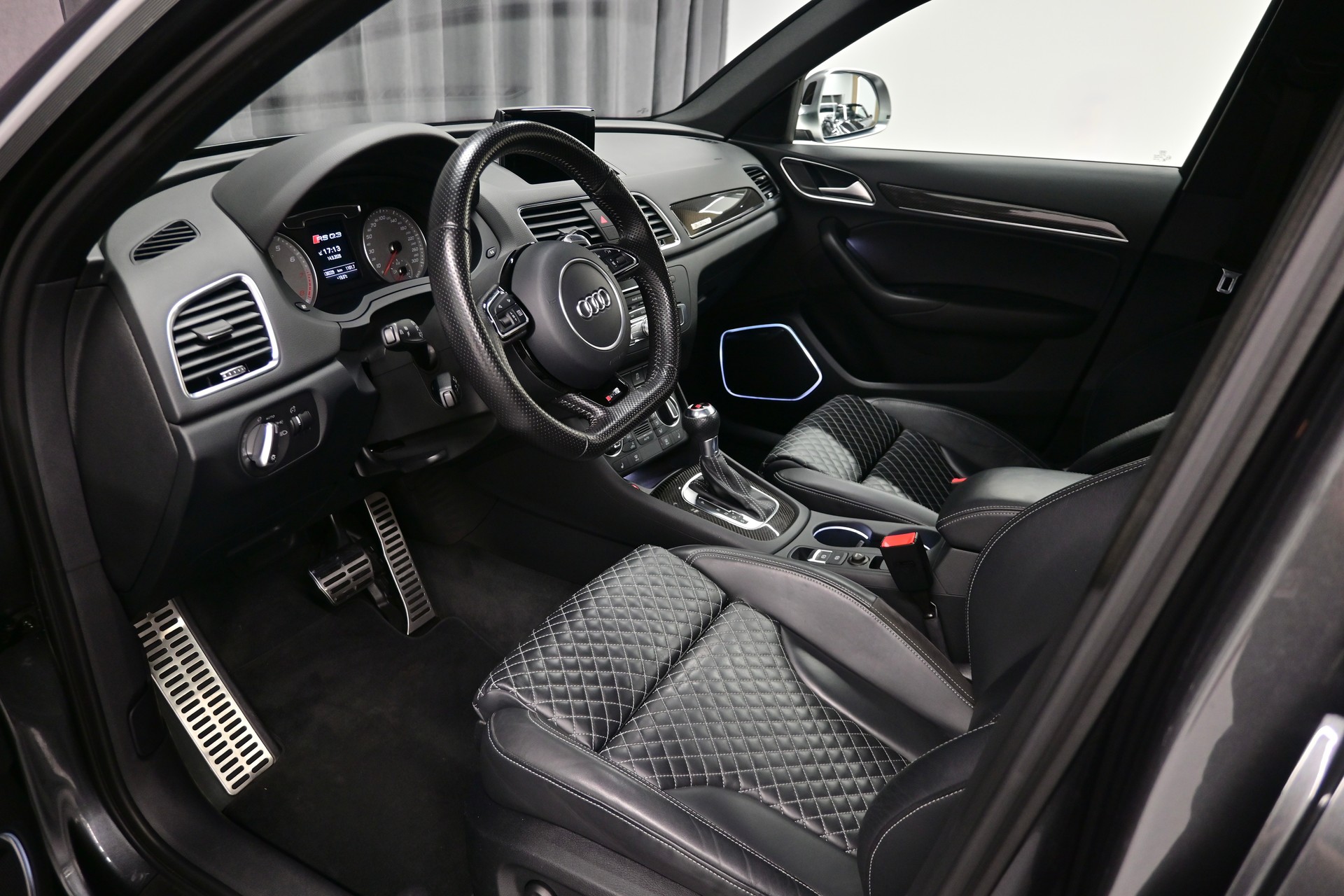 AUDI RS Q3 2.5 TFSI performance quattro S-tronic-image-7