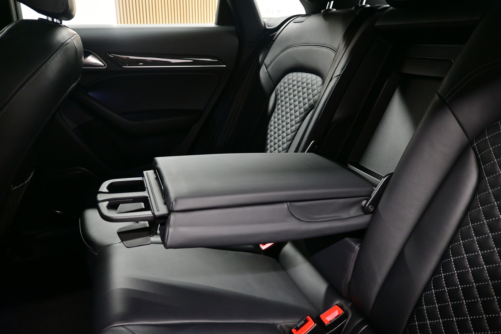AUDI RS Q3 2.5 TFSI performance quattro S-tronic-image-13