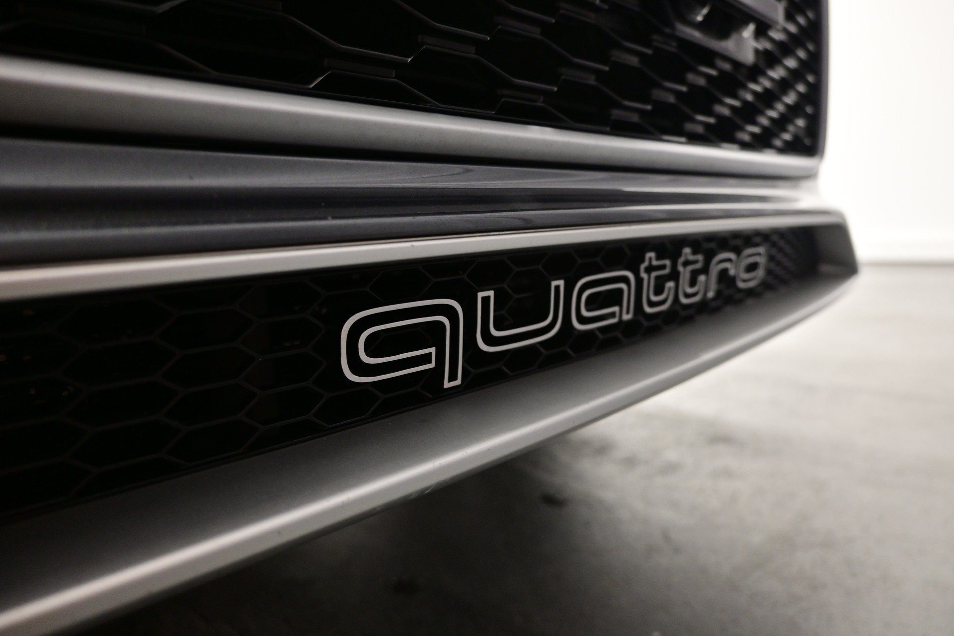 AUDI RS Q3 2.5 TFSI performance quattro S-tronic-image-18