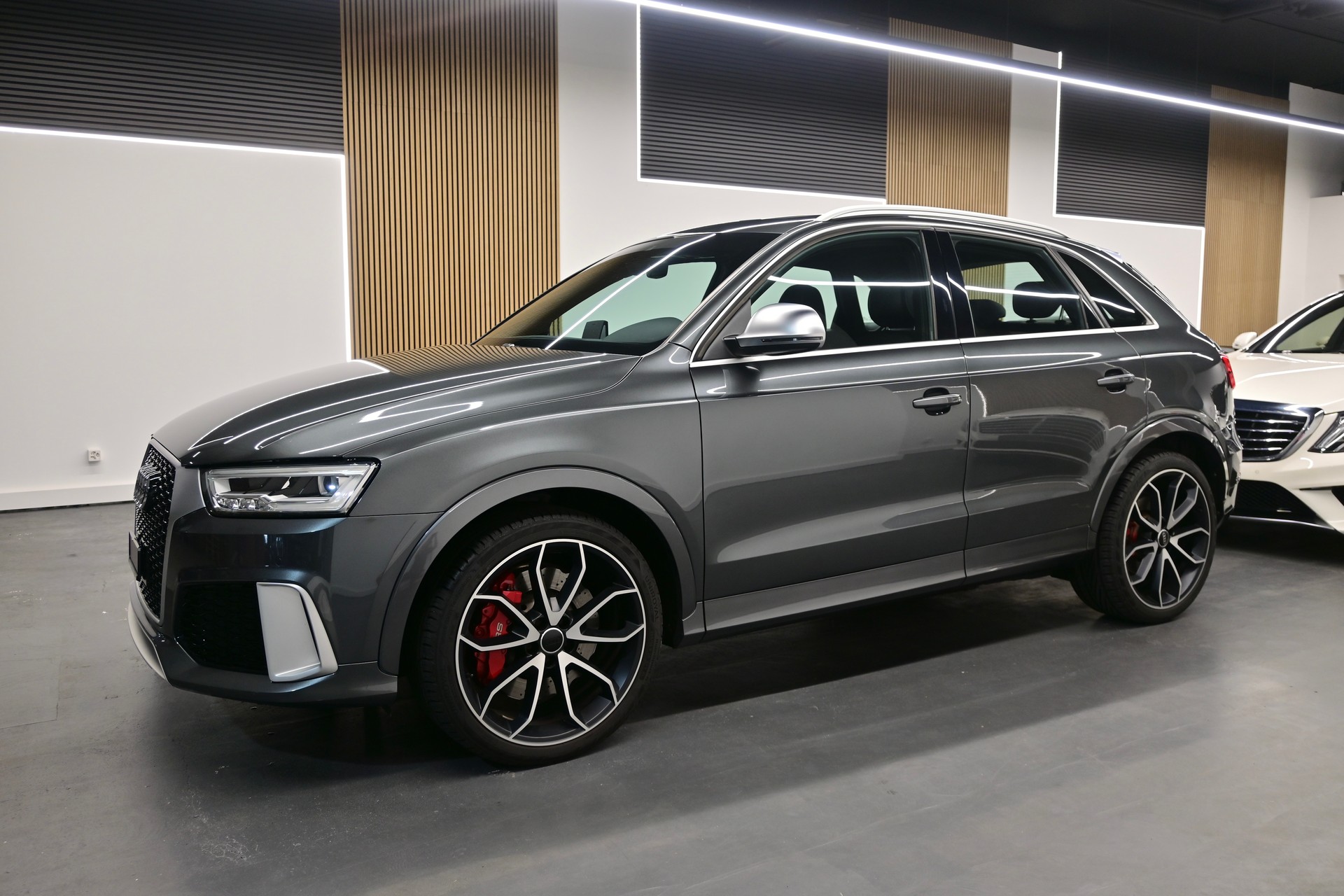 AUDI RS Q3 2.5 TFSI performance quattro S-tronic-image-3