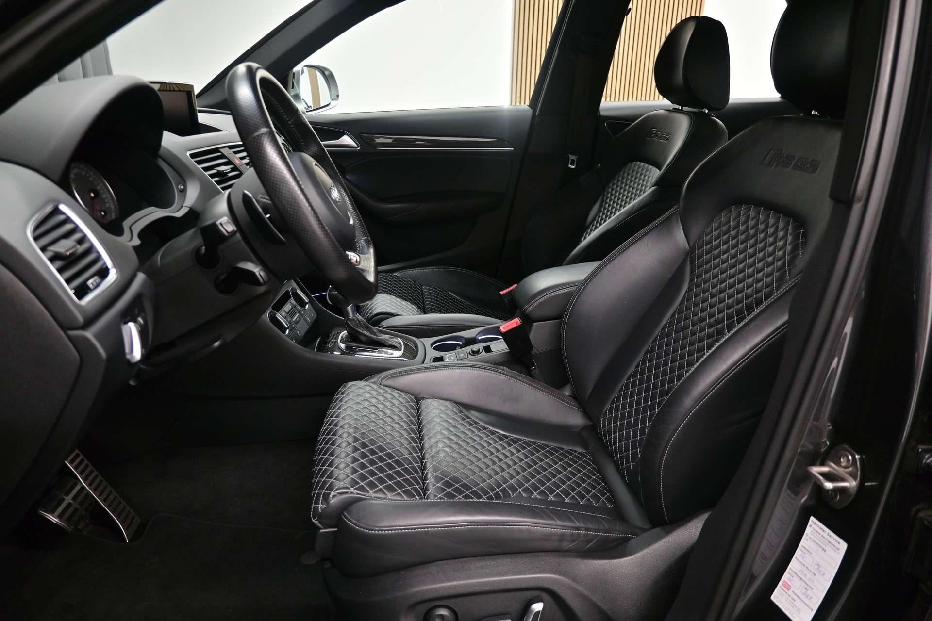 AUDI RS Q3 2.5 TFSI performance quattro S-tronic-image-10
