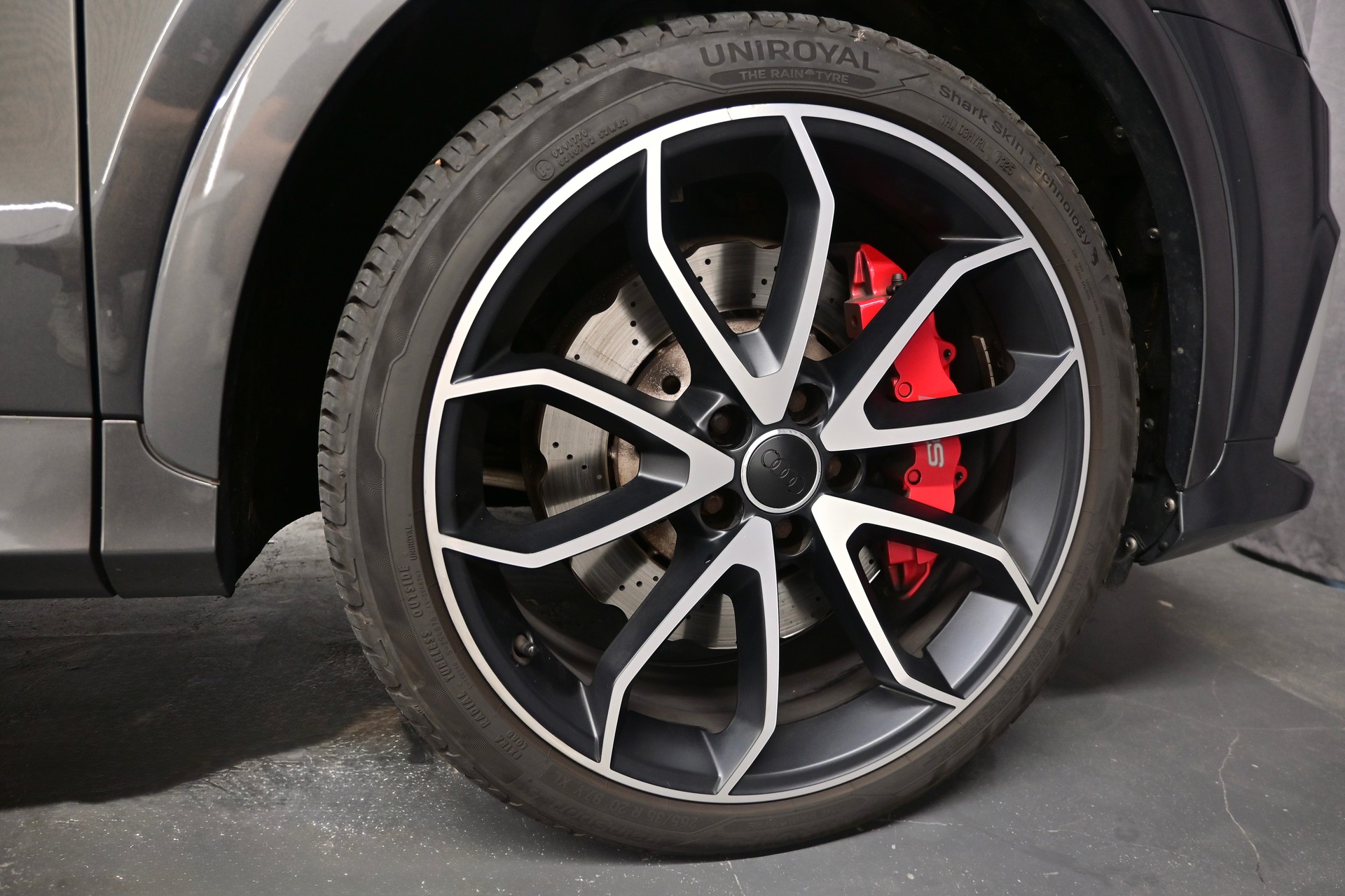 AUDI RS Q3 2.5 TFSI performance quattro S-tronic-image-16