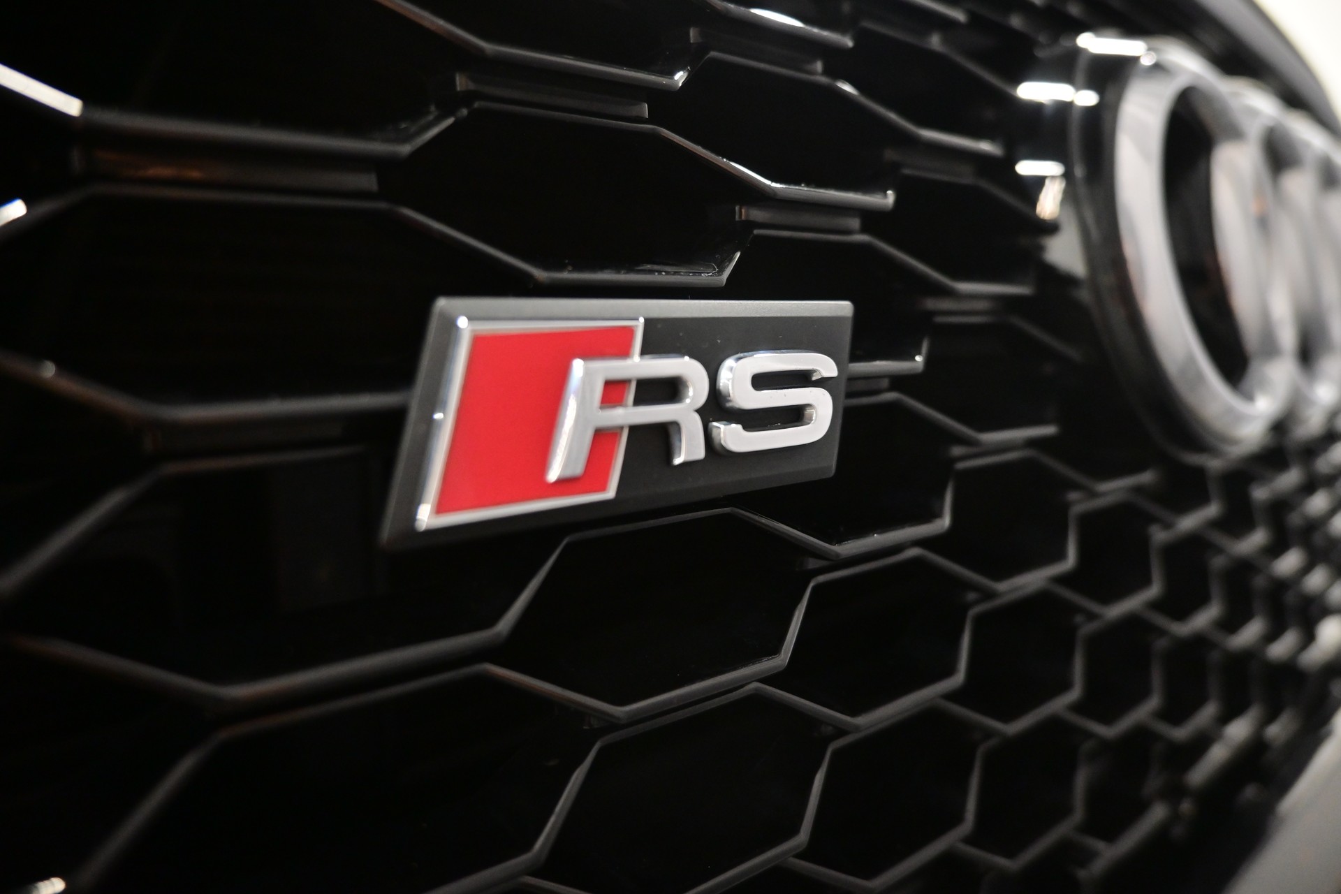 AUDI RS Q3 2.5 TFSI performance quattro S-tronic-image-17