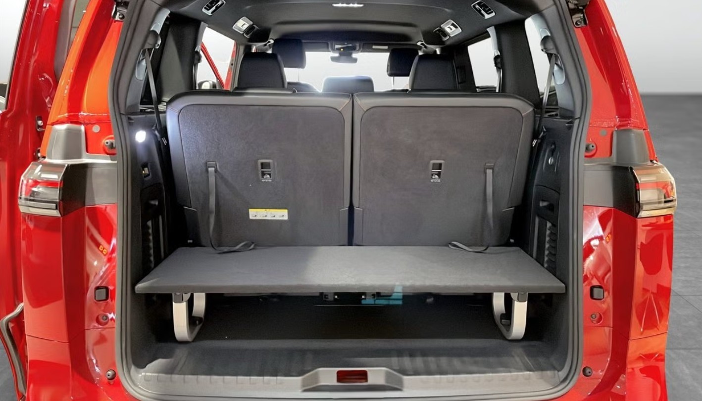 VW ID.Buzz LWB GTX 4 Motion - 7 Sitzer-image-10