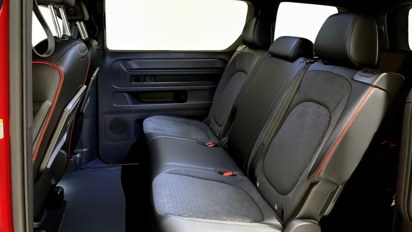 VW ID.Buzz LWB GTX 4 Motion - 7 Sitzer-image-9