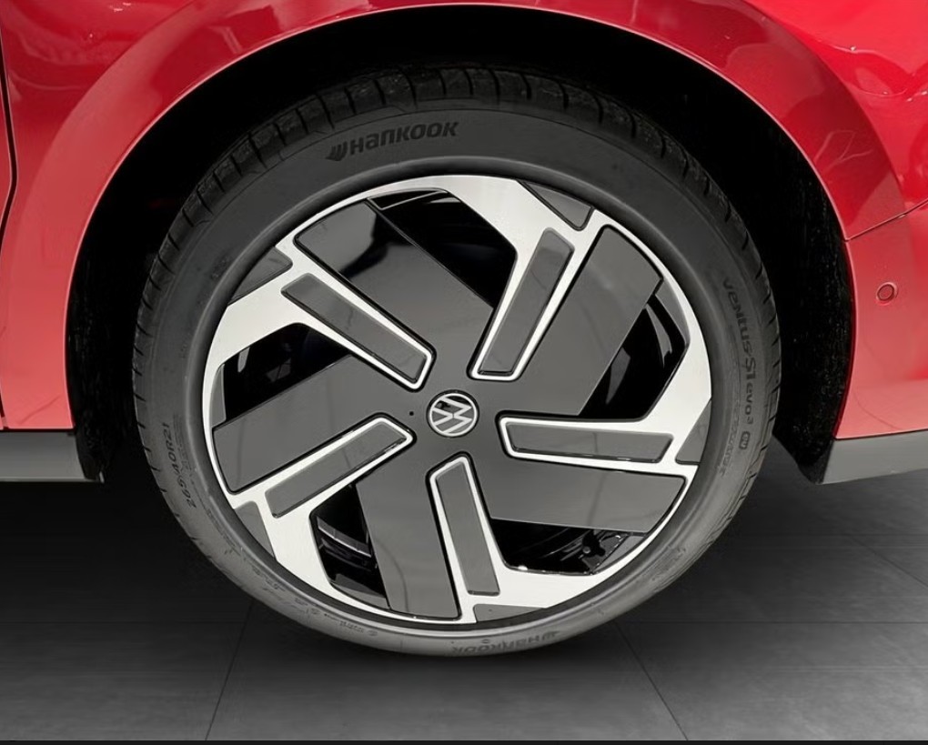 VW ID.Buzz LWB GTX 4 Motion - 7 Sitzer-image-5