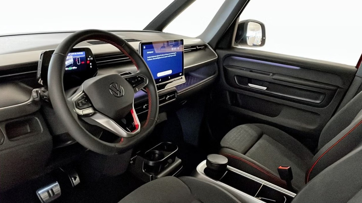 VW ID.Buzz LWB GTX 4 Motion - 7 Sitzer-image-6