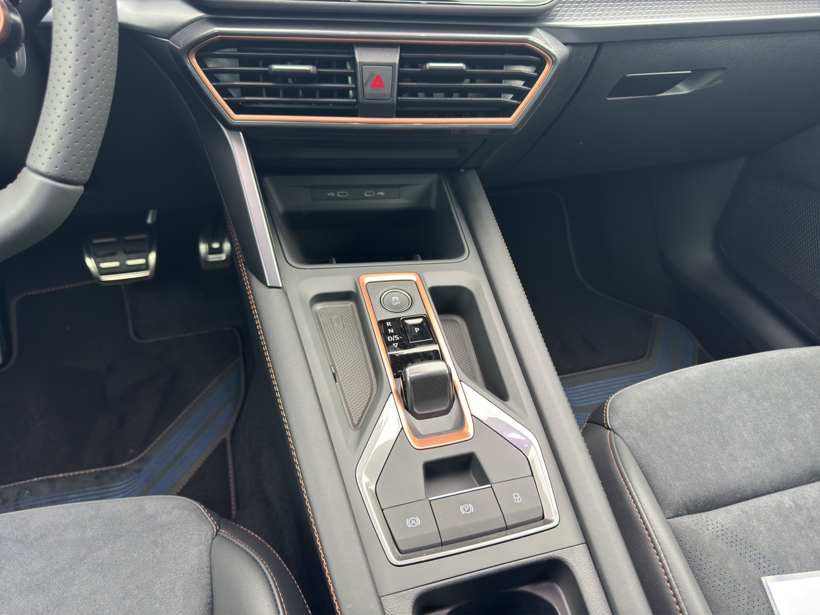 CUPRA LEON 1.5 TSI Prime Edition DSG-image-13