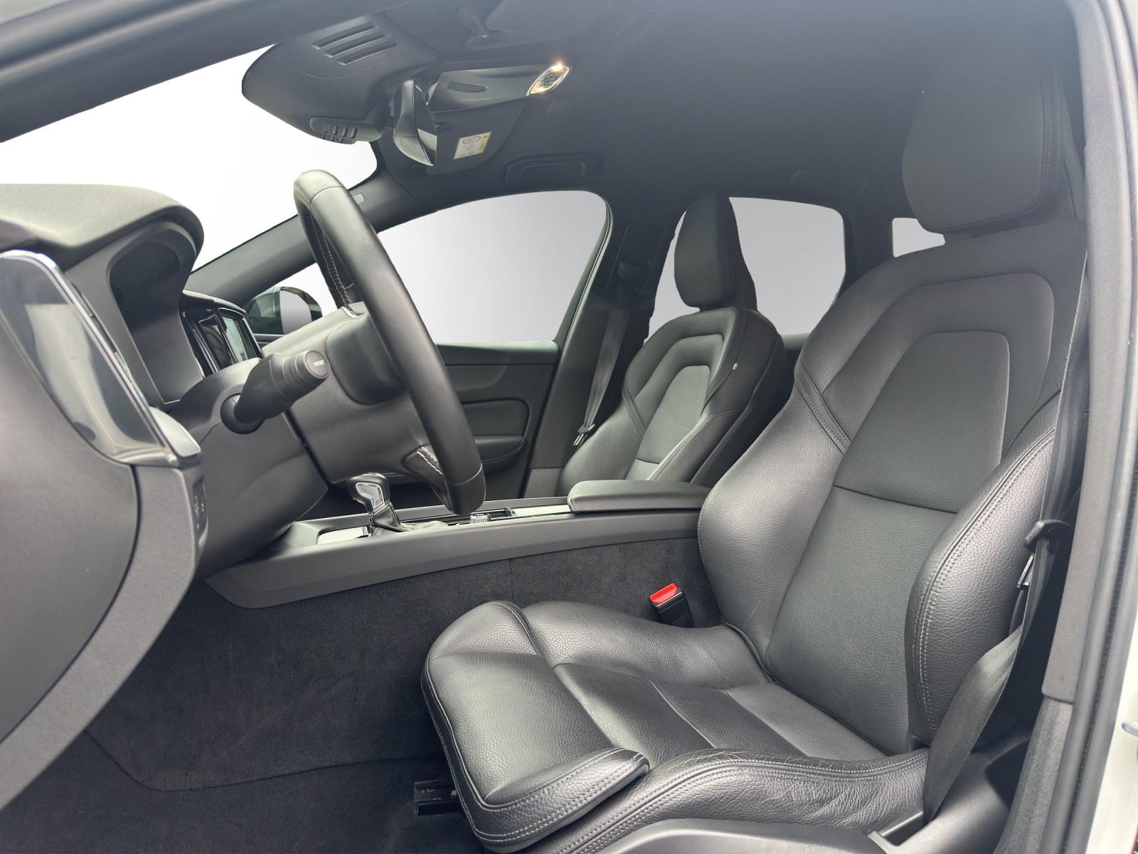 VOLVO XC60 T5 AWD R-Design Geartronic | Rückfahrkamera | LED | Sensus Navigation | Sportfahrwerk | 8-fach bereift-image-9