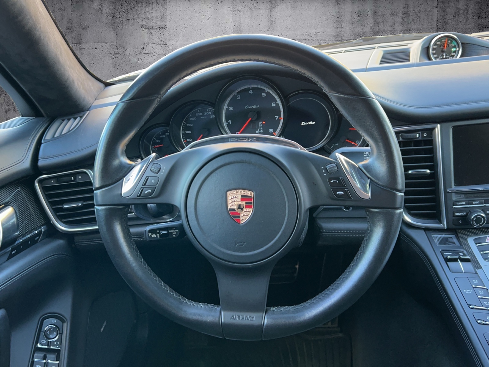 PORSCHE Panamera Turbo 4.8 PDK-image-16