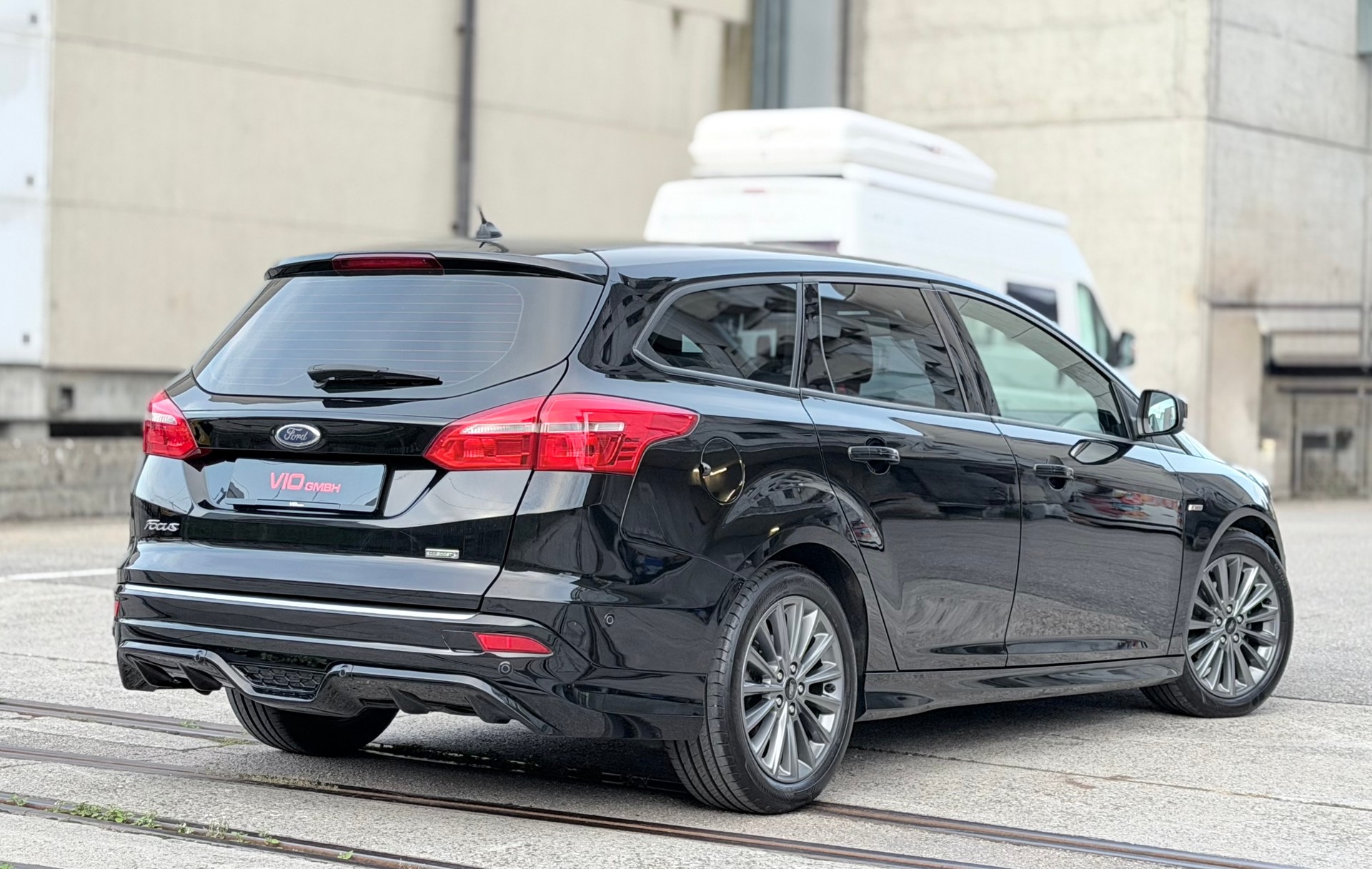 FORD Focus 1.0 SCTi ST Line Automatic-image-3