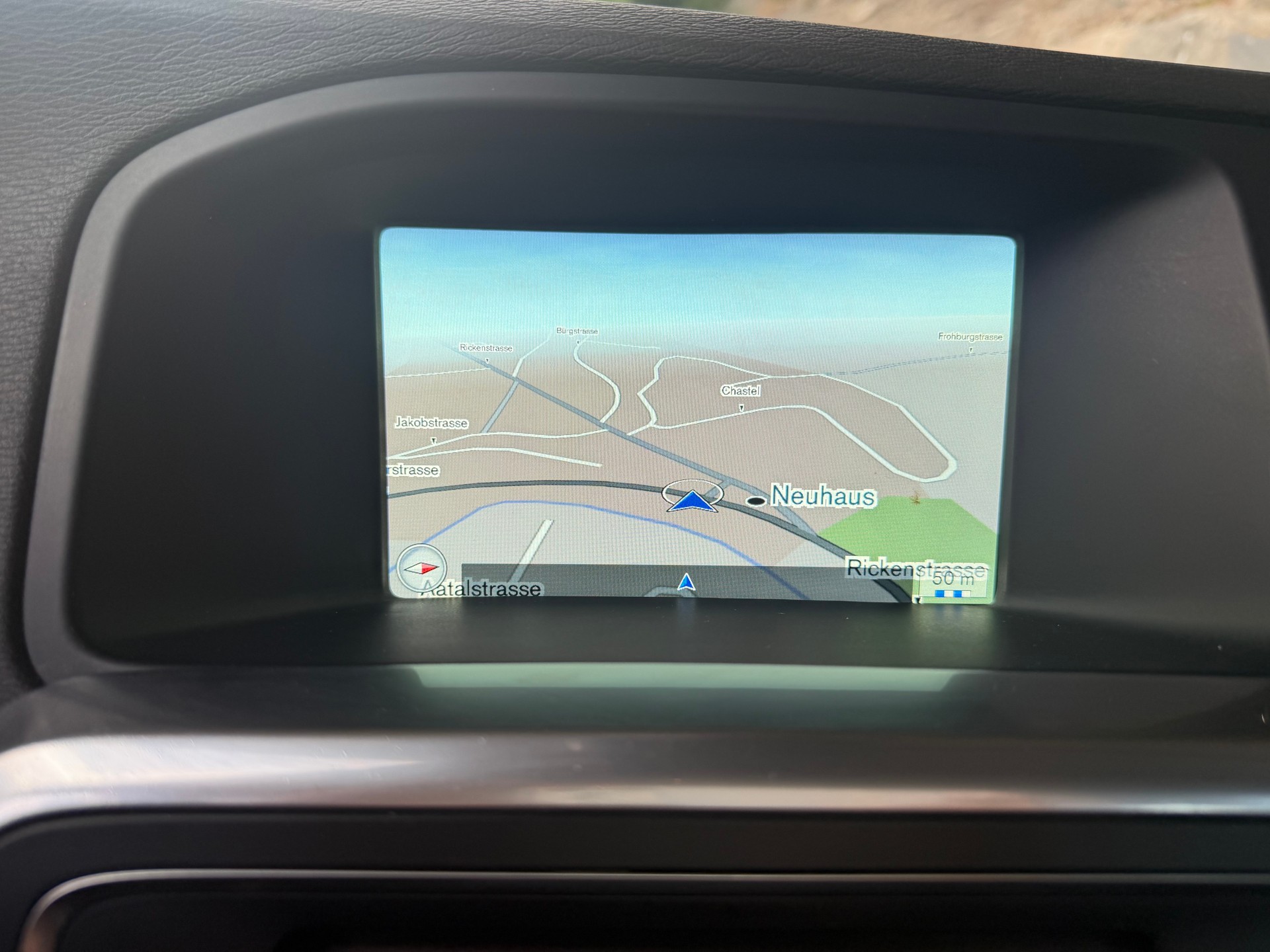 VOLVO V60 D3 Momentum Geartronic-image-9