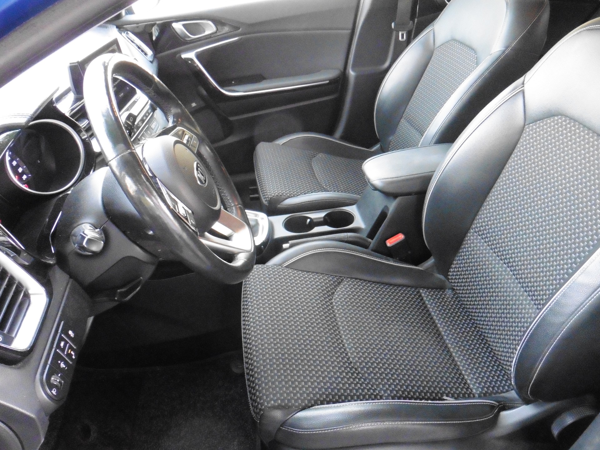 KIA Ceed 1.4 T-GDi Style DCT-image-25