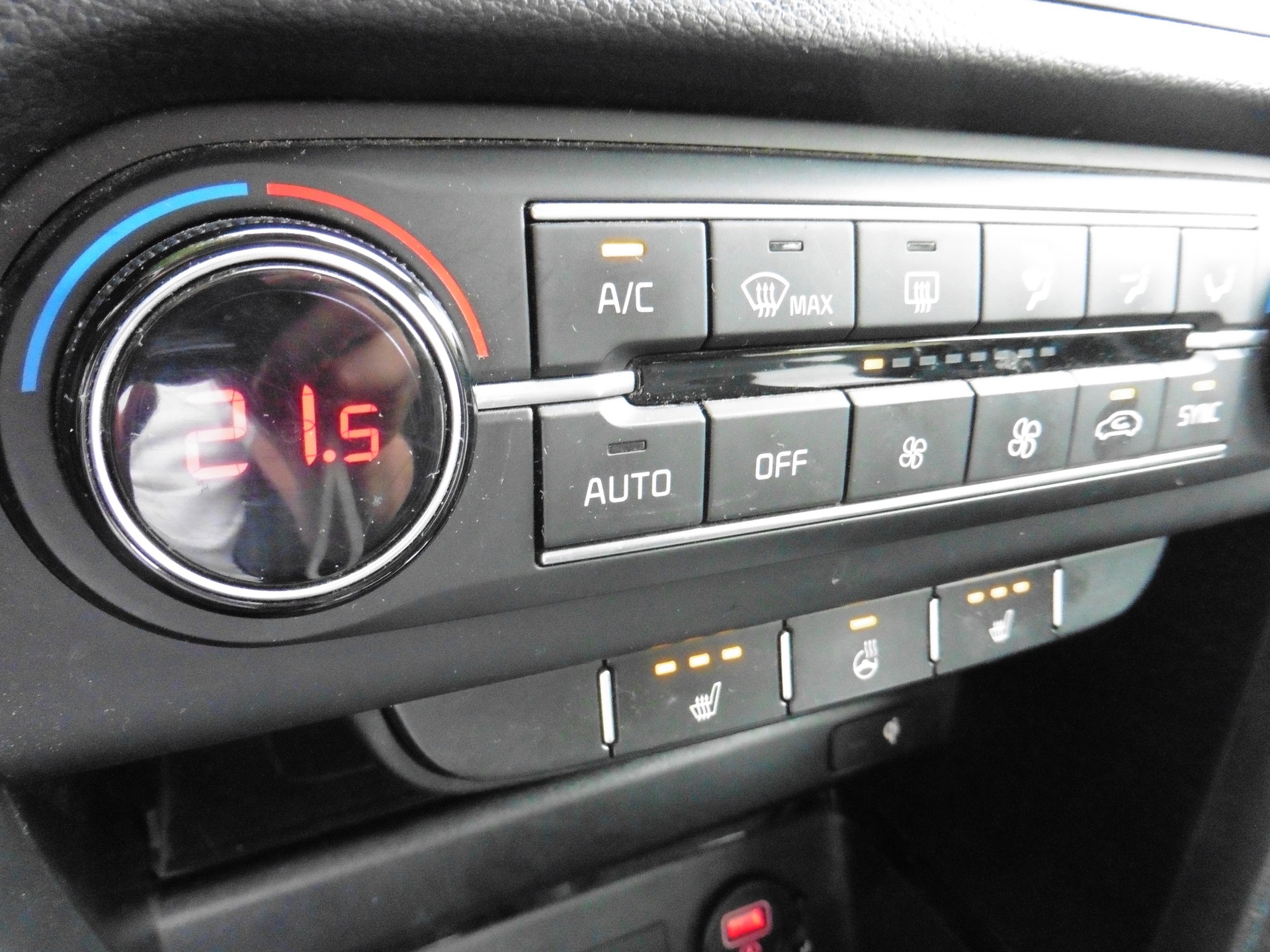 KIA Ceed 1.4 T-GDi Style DCT-image-19