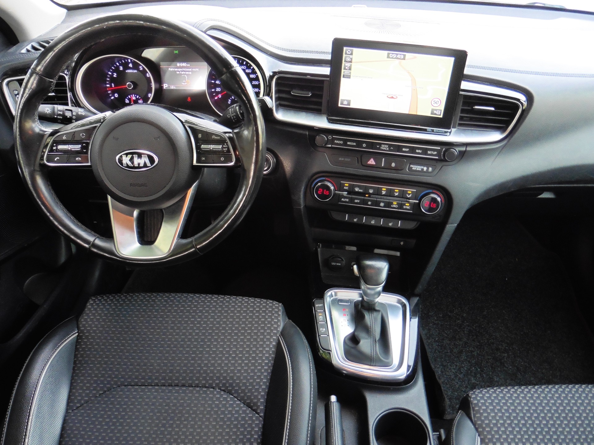 KIA Ceed 1.4 T-GDi Style DCT-image-14