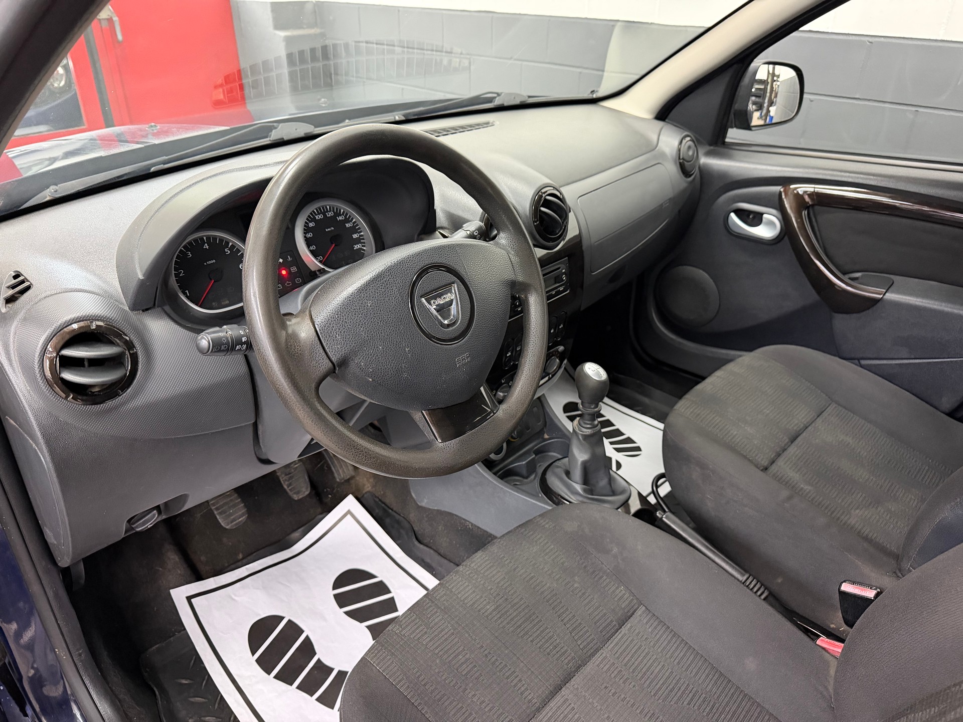 DACIA Duster 1.6 Ambiance 4x4 //NEU AB MFK!-image-9