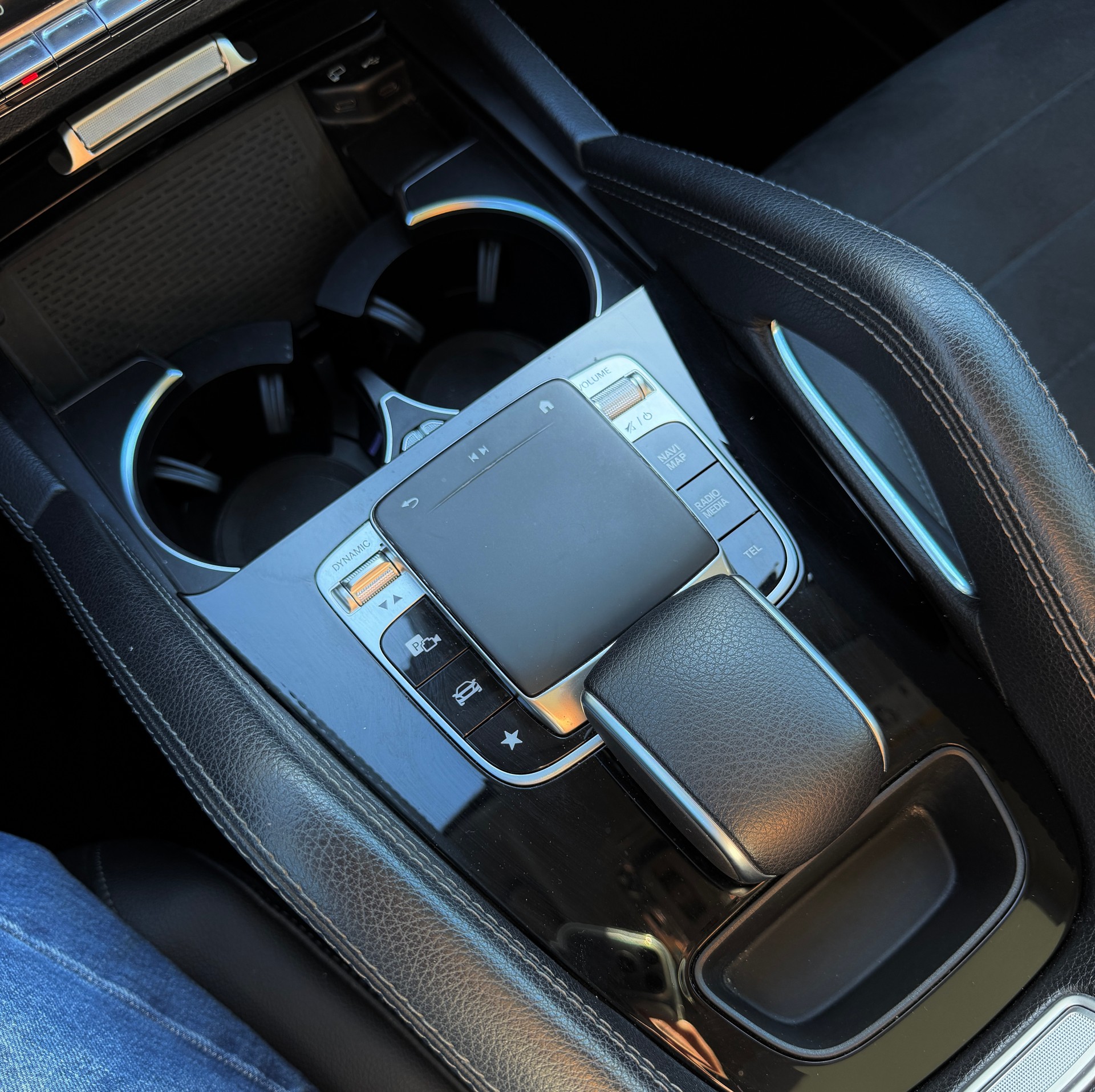 MERCEDES-BENZ GLE 300 d 4Matic AMG Line 9G-Tronic-image-13