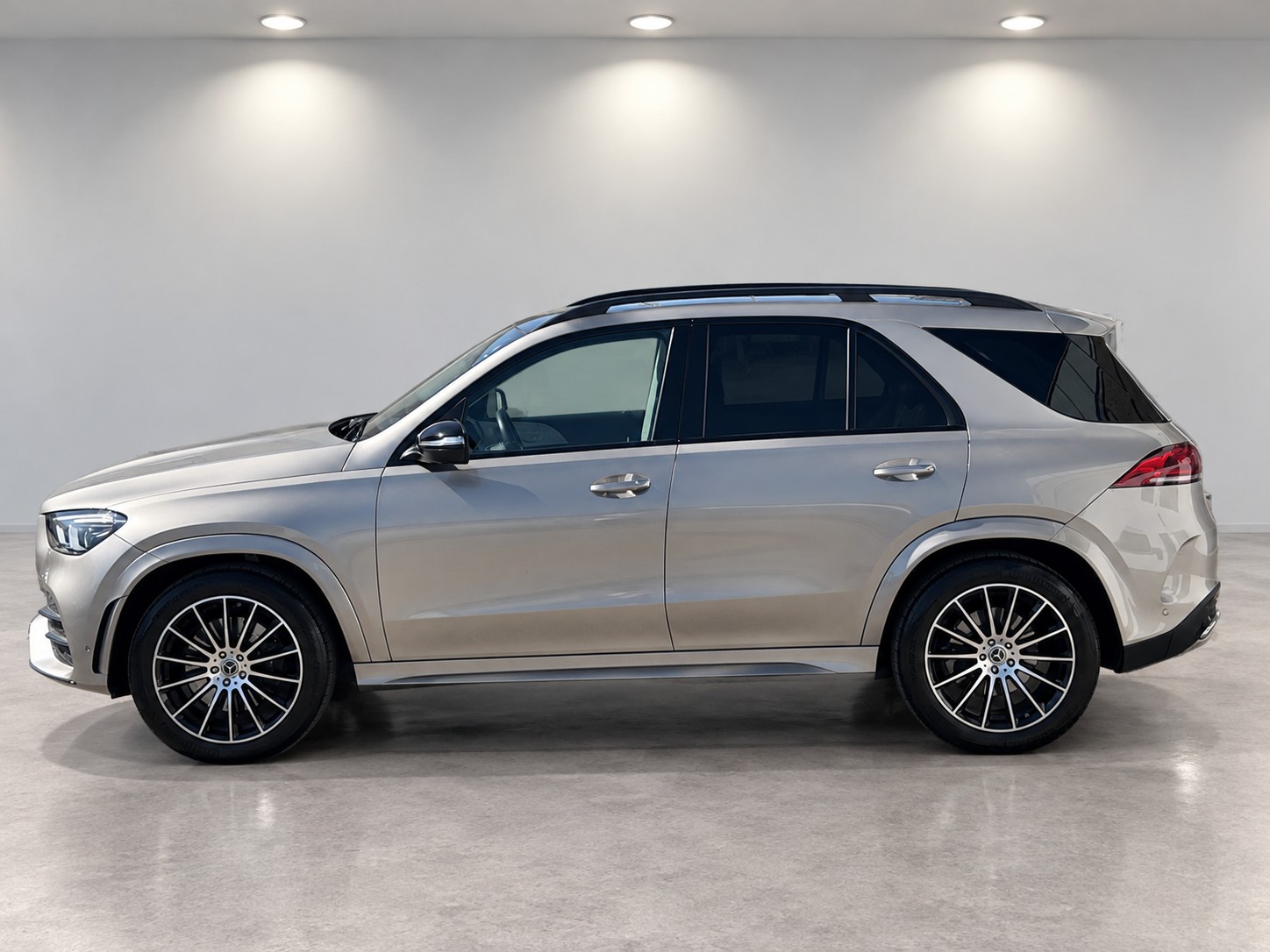 MERCEDES-BENZ GLE 300 d 4Matic AMG Line 9G-Tronic-image-3