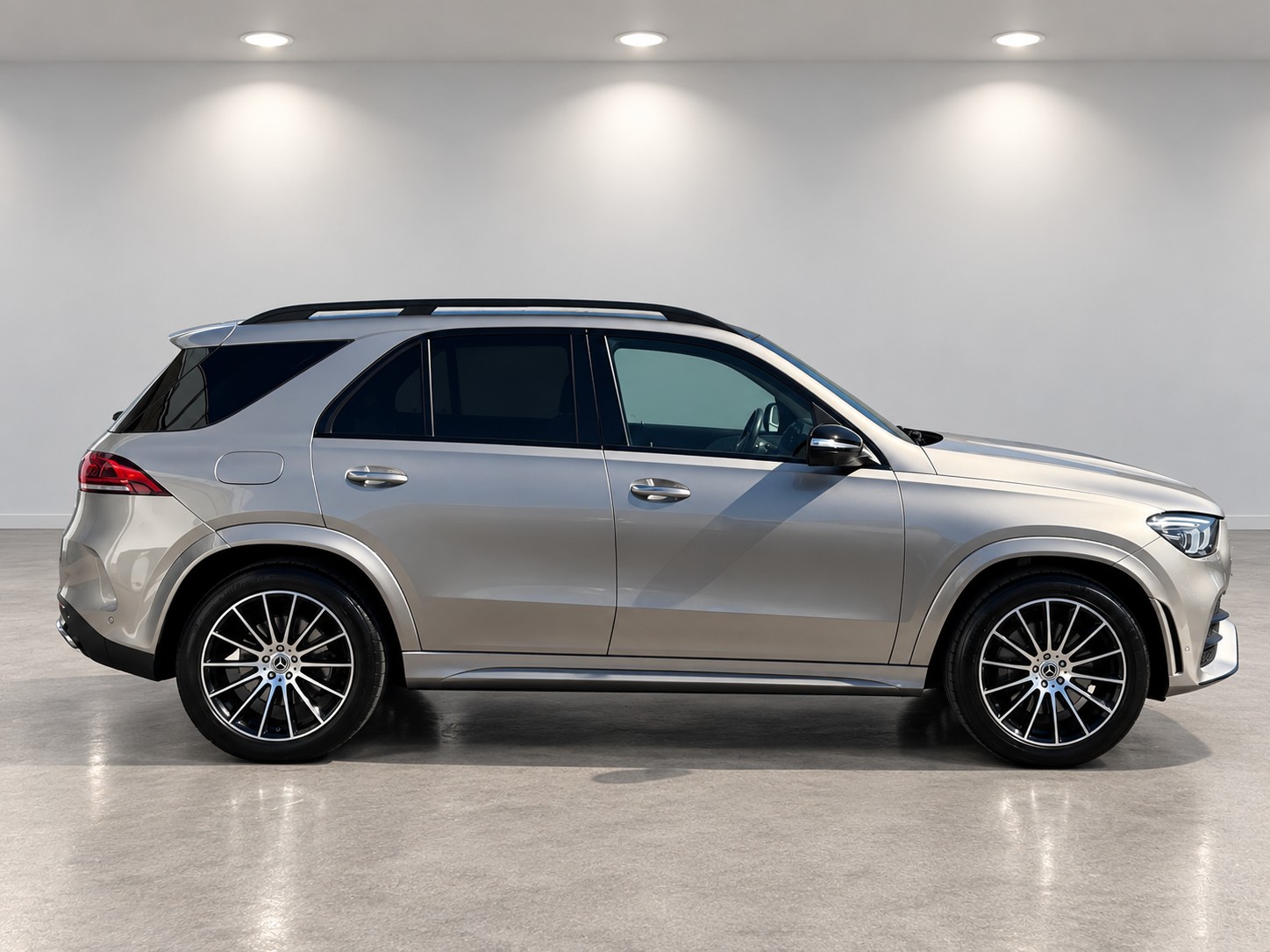 MERCEDES-BENZ GLE 300 d 4Matic AMG Line 9G-Tronic-image-7