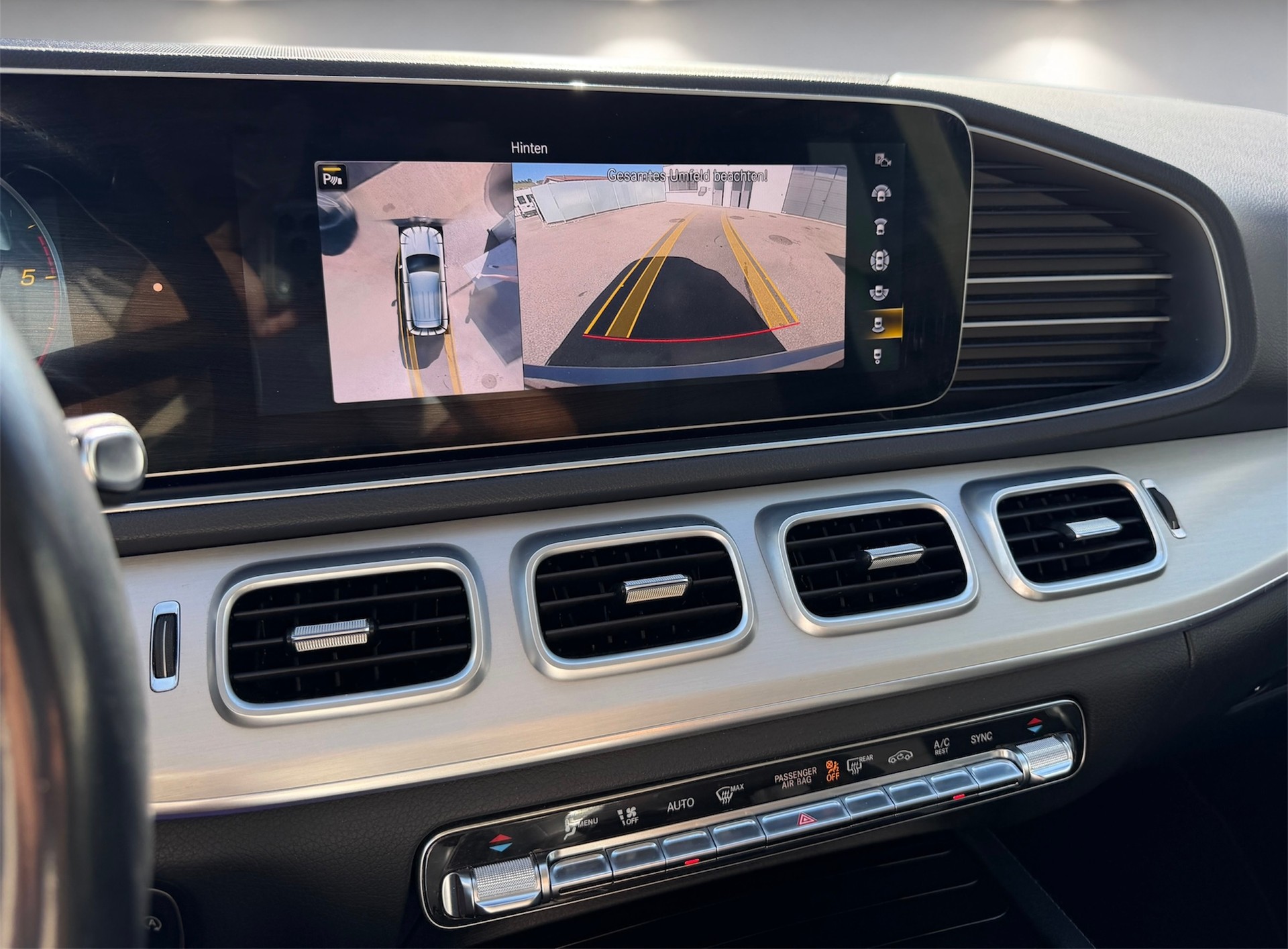 MERCEDES-BENZ GLE 300 d 4Matic AMG Line 9G-Tronic-image-12