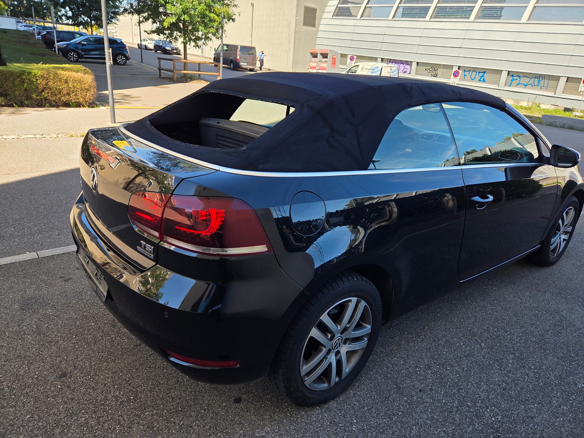 VW Golf Cabrio 1.2 TSI BlueMotion Technology-image-4