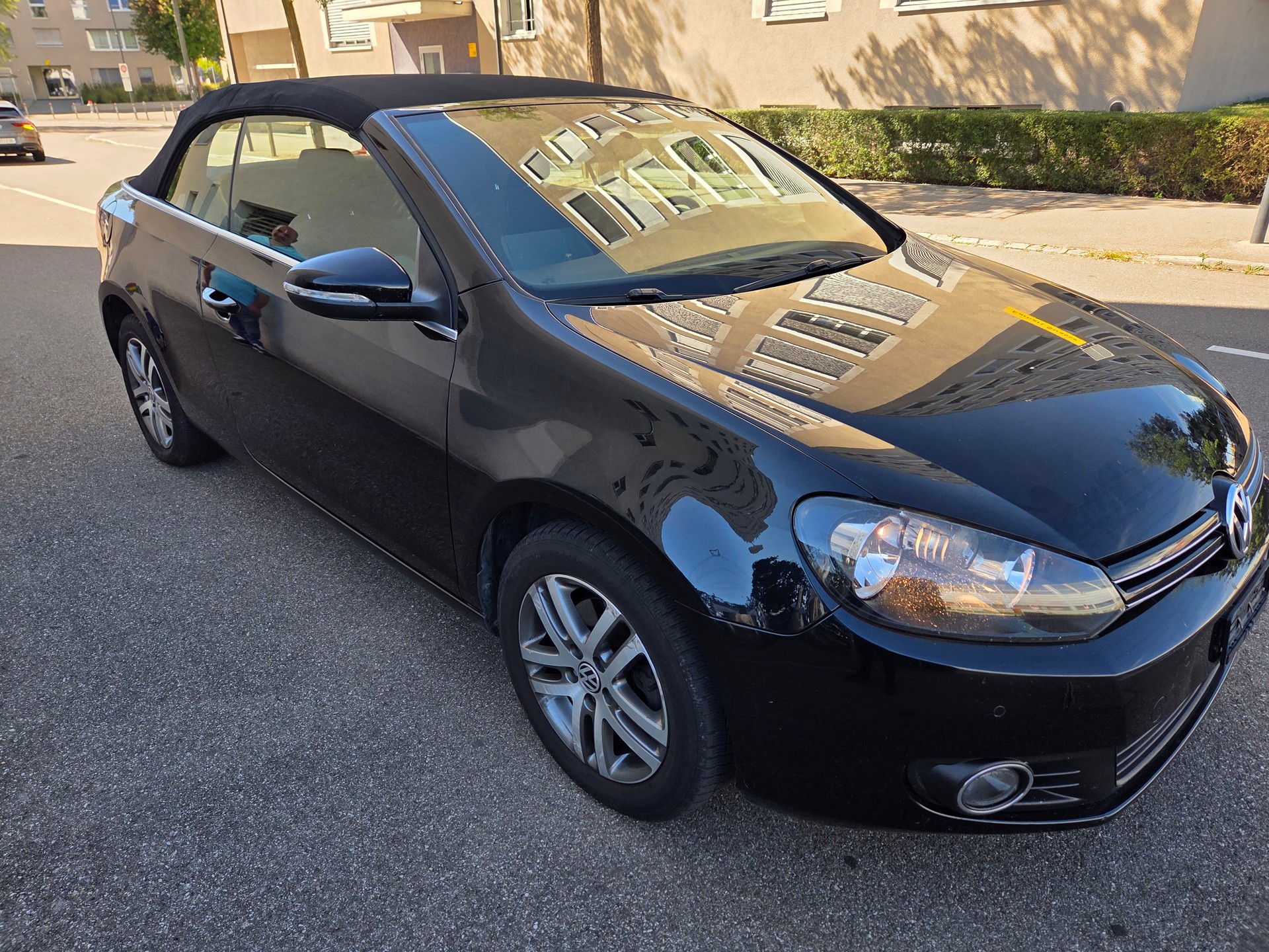 VW Golf Cabrio 1.2 TSI BlueMotion Technology-image-1