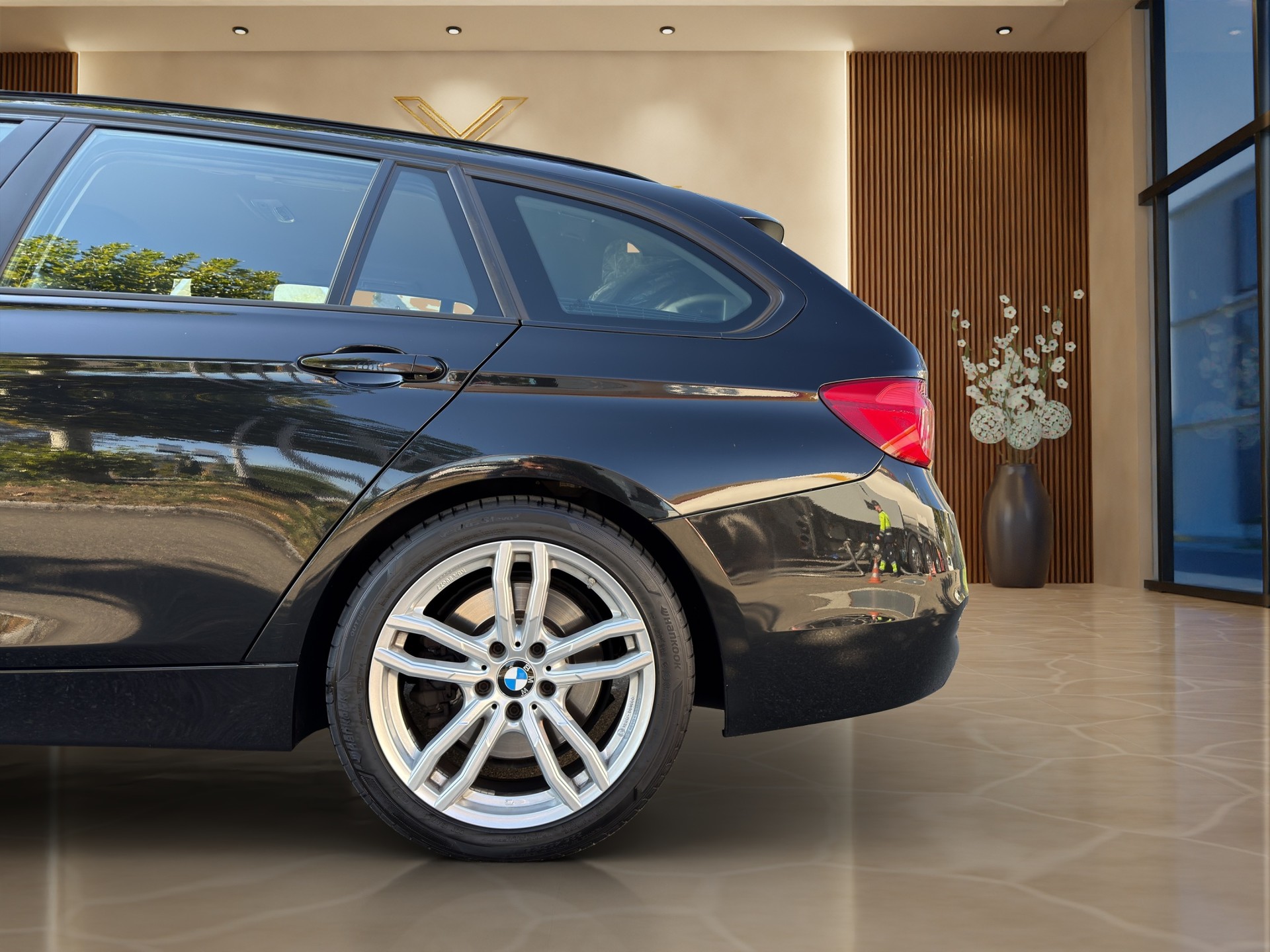 BMW 330d xDrive Touring Steptronic-image-15