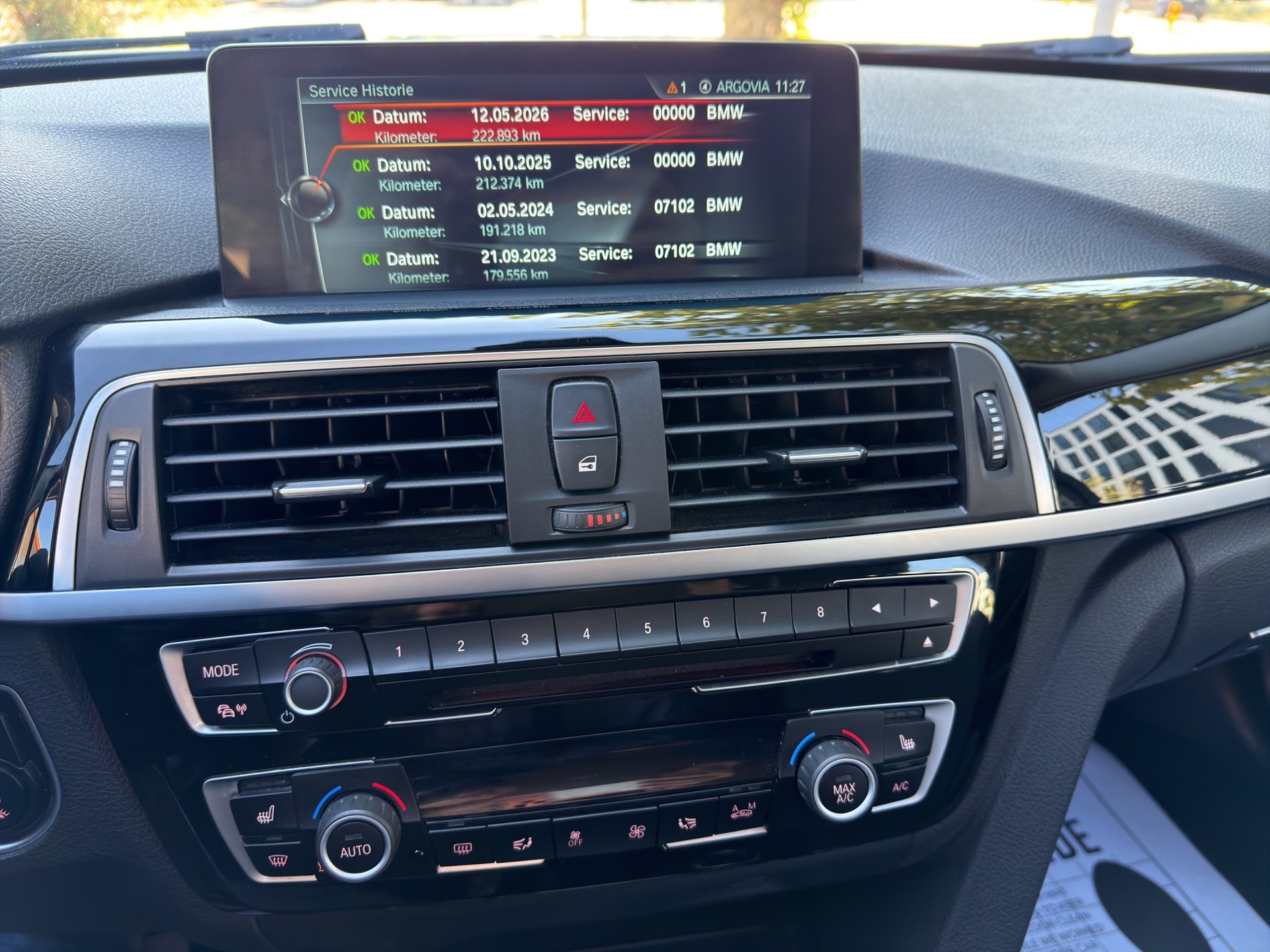 BMW 330d xDrive Touring Steptronic-image-12