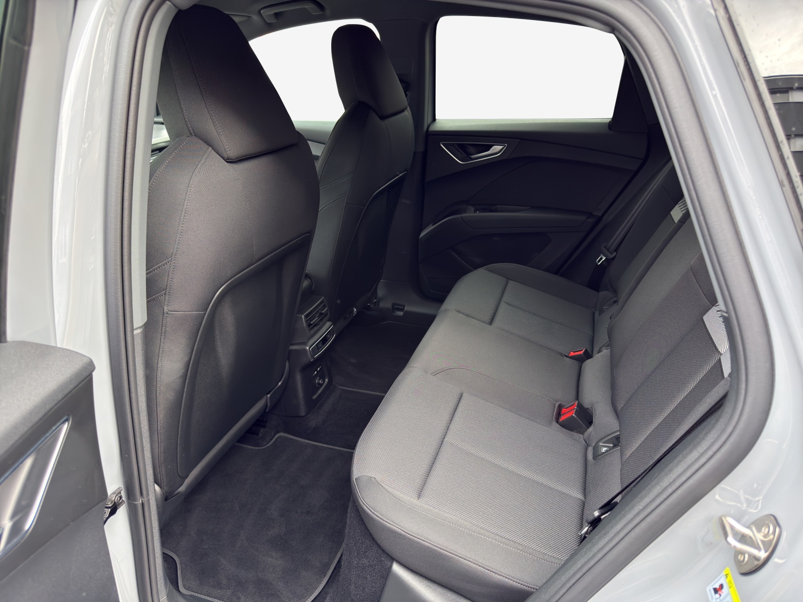 AUDI Q4 Sportback e-tron 40-image-12