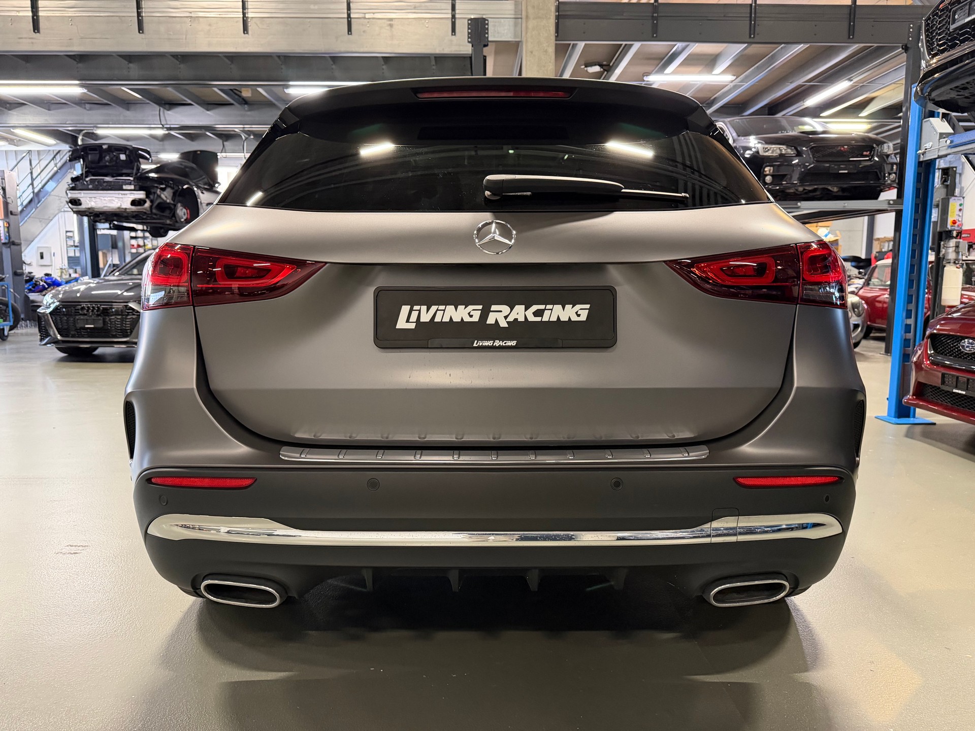 MERCEDES-BENZ GLA 200 AMG Line 7G-DCT *CH VHC*-image-3